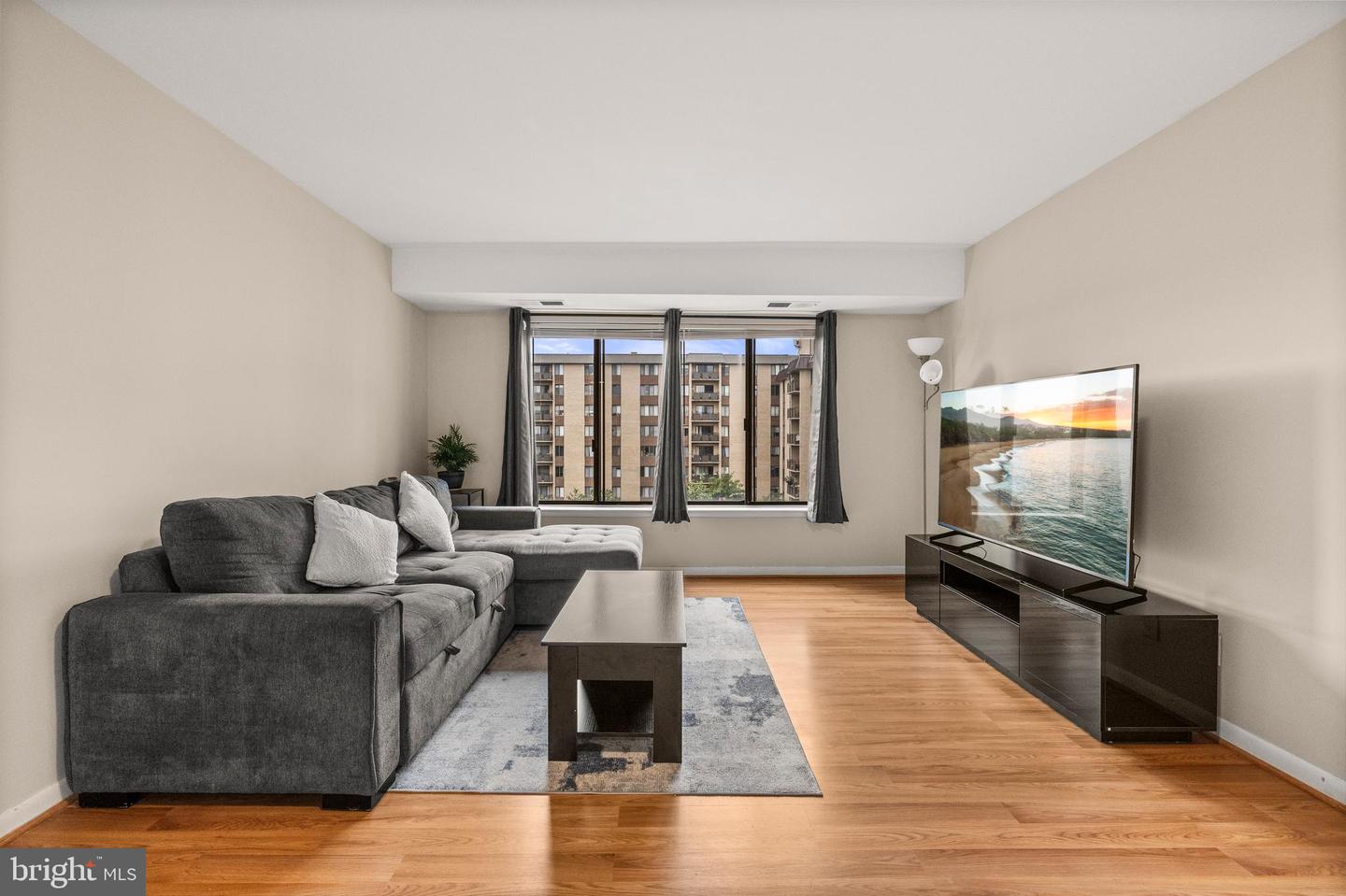 3100 S MANCHESTER ST #813, FALLS CHURCH, Virginia 22044, 1 Bedroom Bedrooms, ,1 BathroomBathrooms,Residential,For sale,3100 S MANCHESTER ST #813,VAFX2269288 MLS # VAFX2269288