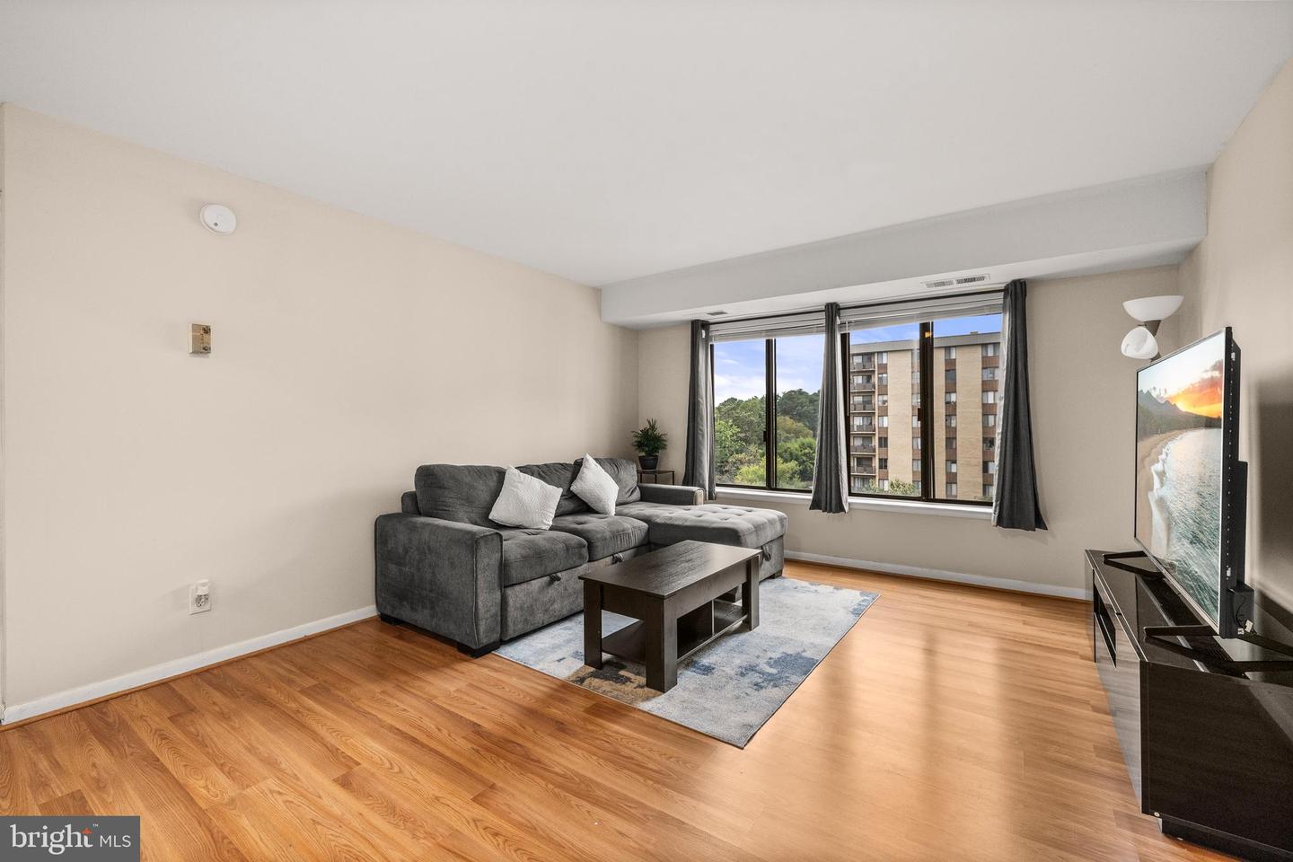 3100 S MANCHESTER ST #813, FALLS CHURCH, Virginia 22044, 1 Bedroom Bedrooms, ,1 BathroomBathrooms,Residential,For sale,3100 S MANCHESTER ST #813,VAFX2269288 MLS # VAFX2269288