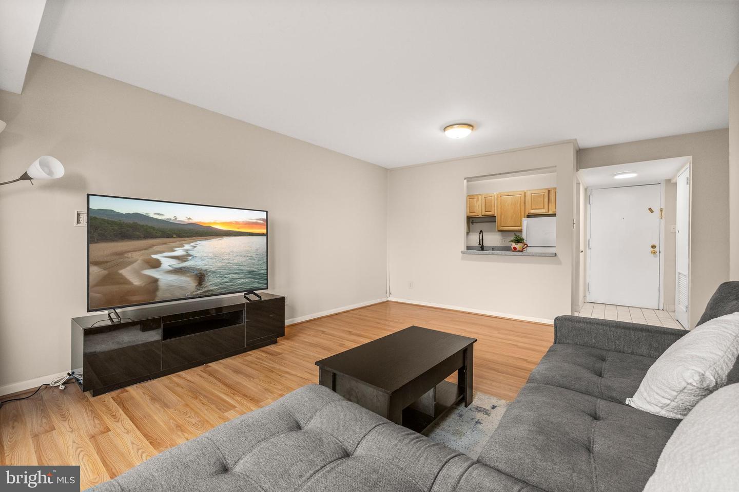 3100 S MANCHESTER ST #813, FALLS CHURCH, Virginia 22044, 1 Bedroom Bedrooms, ,1 BathroomBathrooms,Residential,For sale,3100 S MANCHESTER ST #813,VAFX2269288 MLS # VAFX2269288