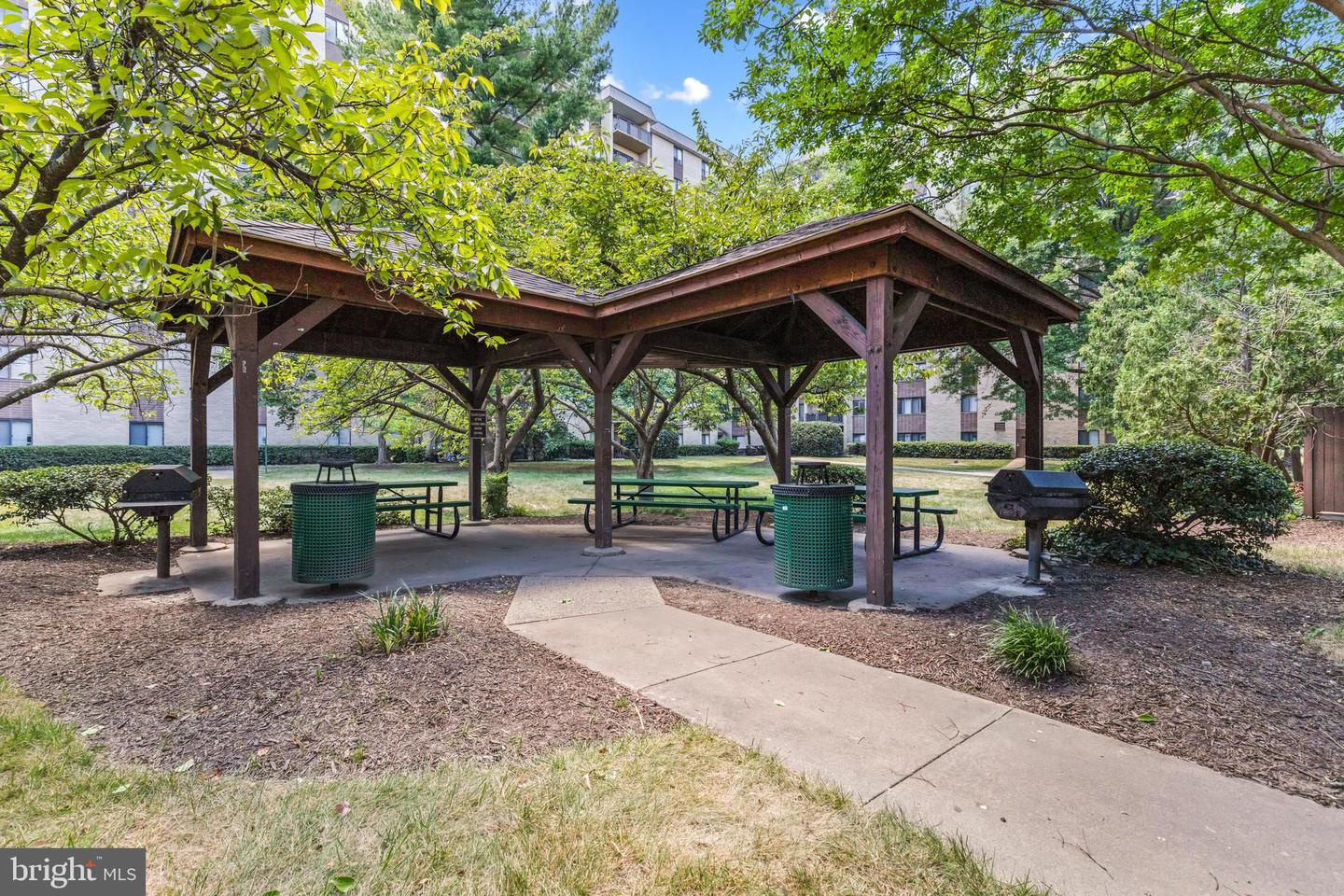 3100 S MANCHESTER ST #813, FALLS CHURCH, Virginia 22044, 1 Bedroom Bedrooms, ,1 BathroomBathrooms,Residential,For sale,3100 S MANCHESTER ST #813,VAFX2269288 MLS # VAFX2269288