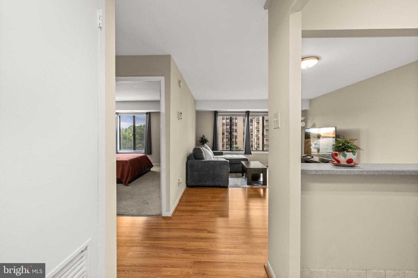 3100 S MANCHESTER ST #813, FALLS CHURCH, Virginia 22044, 1 Bedroom Bedrooms, ,1 BathroomBathrooms,Residential,For sale,3100 S MANCHESTER ST #813,VAFX2269288 MLS # VAFX2269288