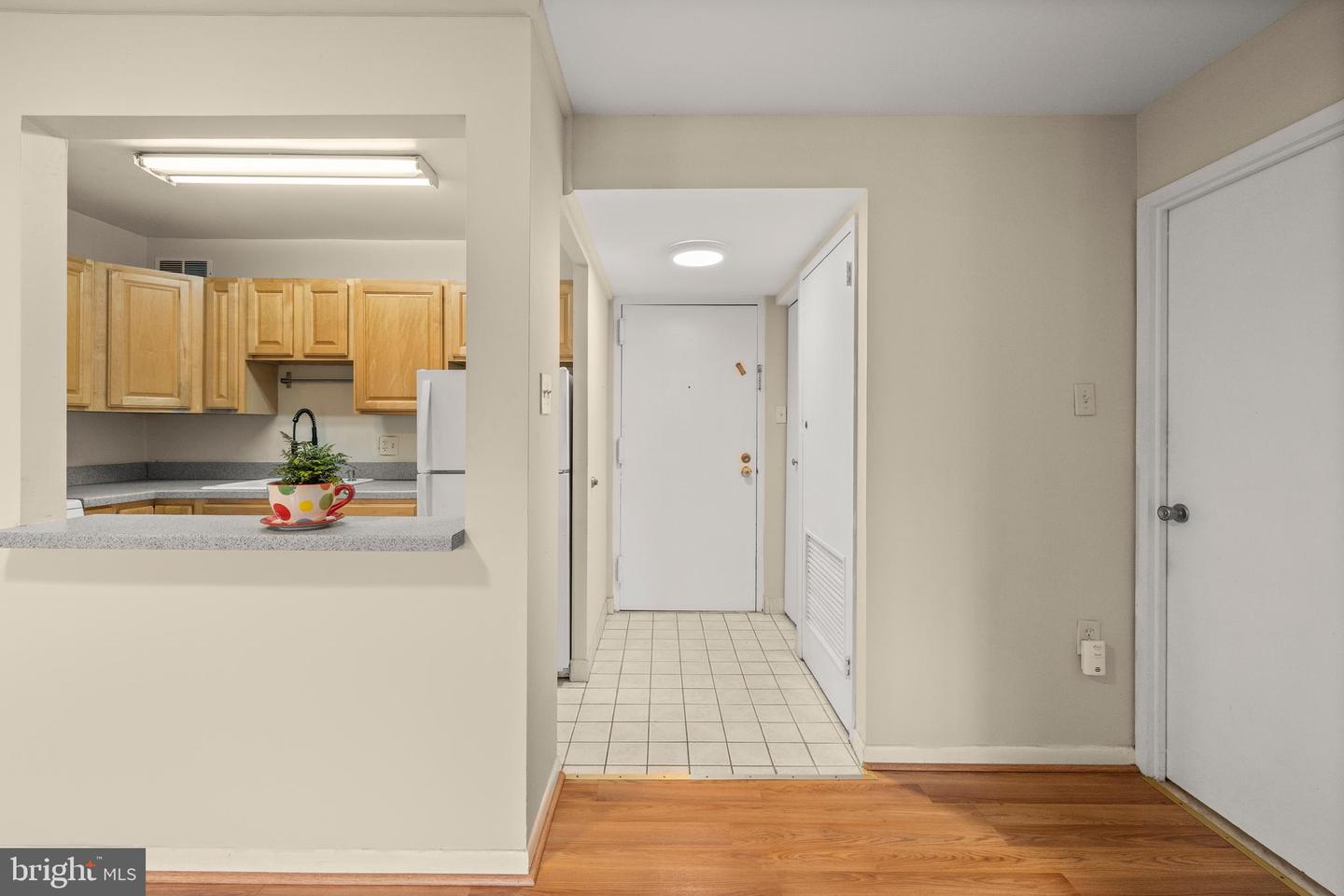3100 S MANCHESTER ST #813, FALLS CHURCH, Virginia 22044, 1 Bedroom Bedrooms, ,1 BathroomBathrooms,Residential,For sale,3100 S MANCHESTER ST #813,VAFX2269288 MLS # VAFX2269288