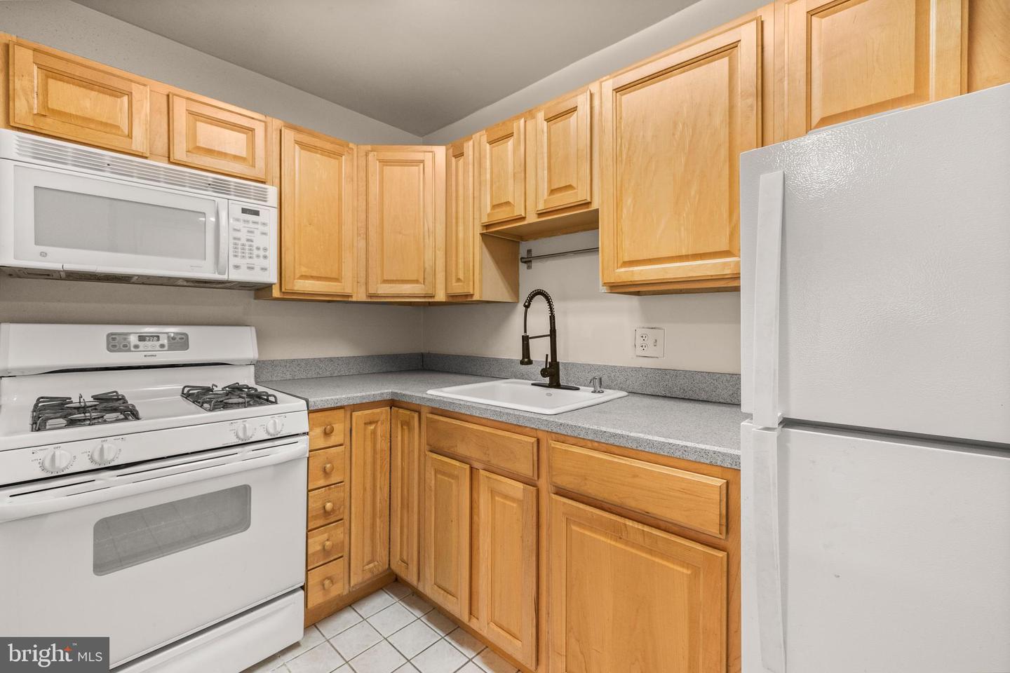 3100 S MANCHESTER ST #813, FALLS CHURCH, Virginia 22044, 1 Bedroom Bedrooms, ,1 BathroomBathrooms,Residential,For sale,3100 S MANCHESTER ST #813,VAFX2269288 MLS # VAFX2269288