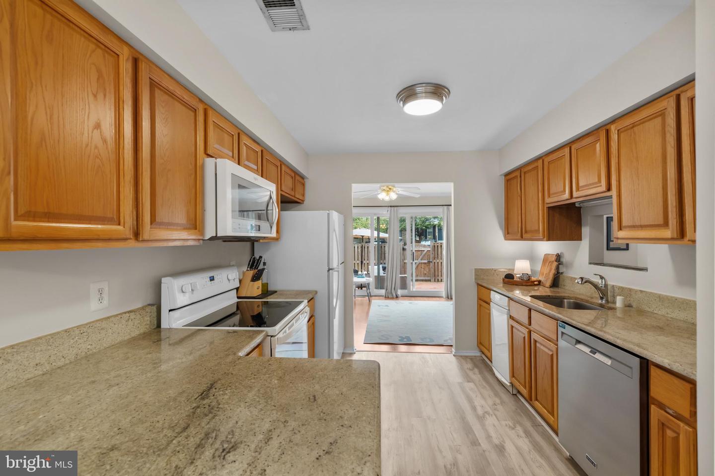 9068 BLARNEY STONE DR, SPRINGFIELD, Virginia 22152, 3 Bedrooms Bedrooms, ,3 BathroomsBathrooms,Residential,For sale,9068 BLARNEY STONE DR,VAFX2269298 MLS # VAFX2269298