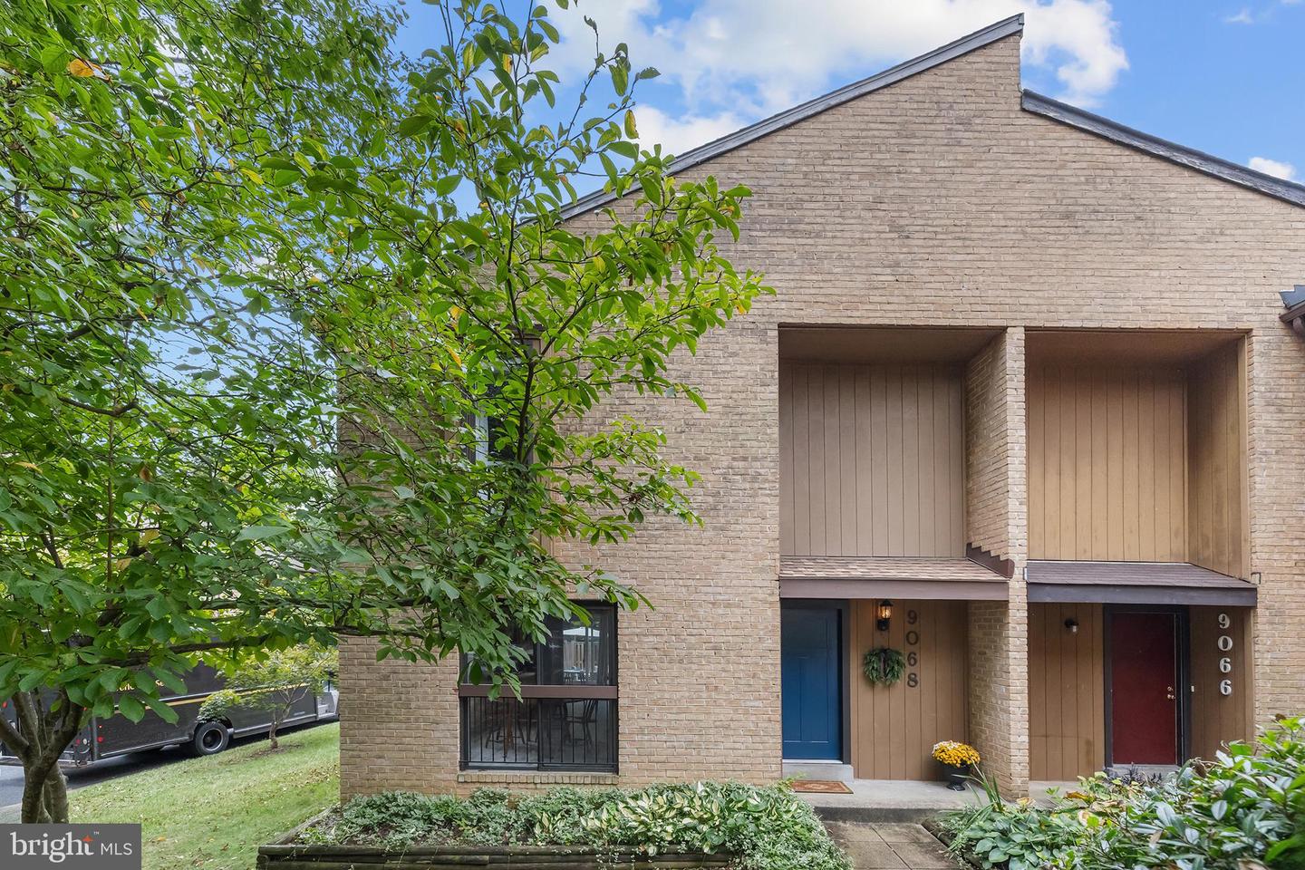 9068 BLARNEY STONE DR, SPRINGFIELD, Virginia 22152, 3 Bedrooms Bedrooms, ,3 BathroomsBathrooms,Residential,For sale,9068 BLARNEY STONE DR,VAFX2269298 MLS # VAFX2269298