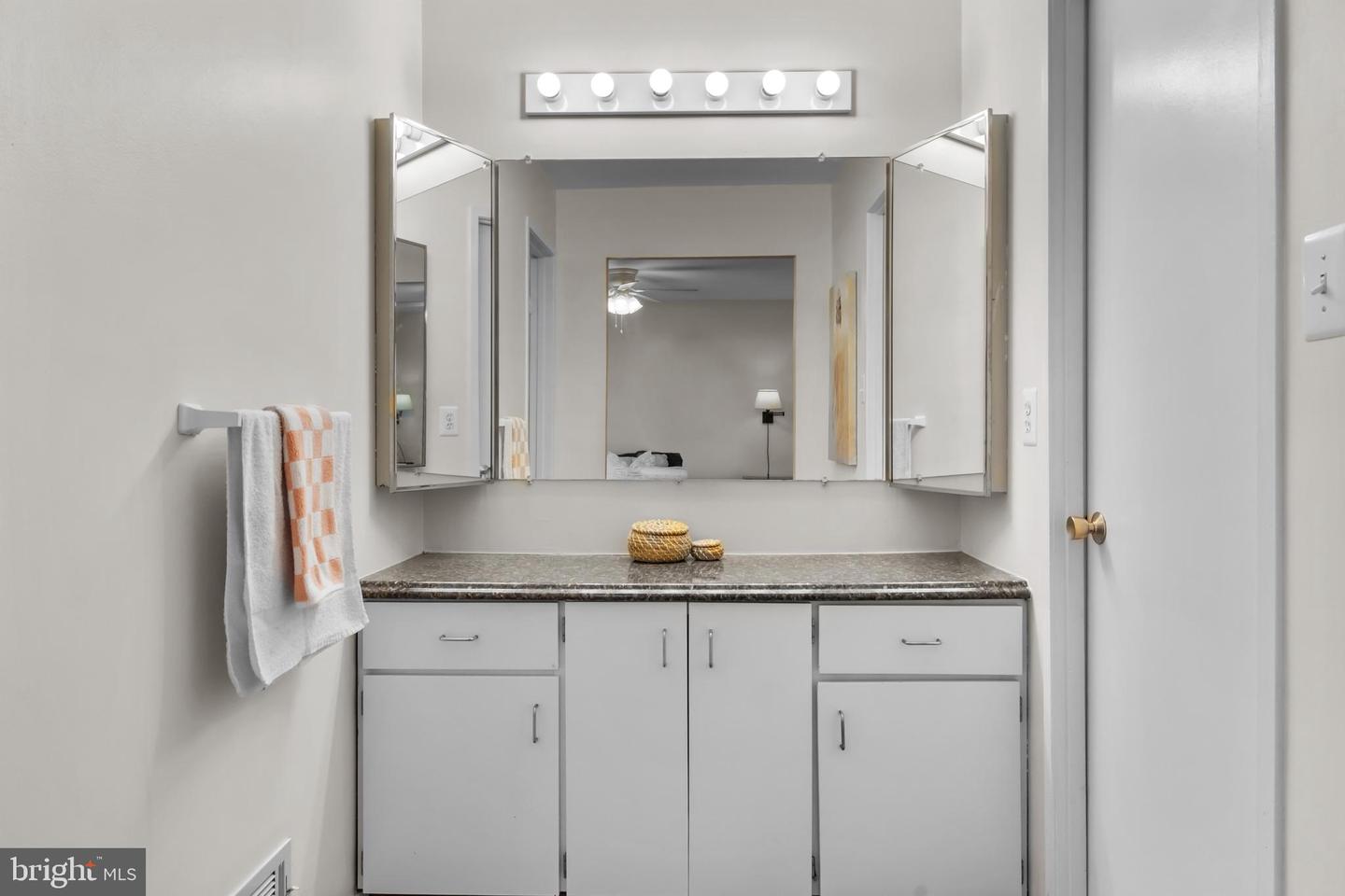 9068 BLARNEY STONE DR, SPRINGFIELD, Virginia 22152, 3 Bedrooms Bedrooms, ,3 BathroomsBathrooms,Residential,For sale,9068 BLARNEY STONE DR,VAFX2269298 MLS # VAFX2269298