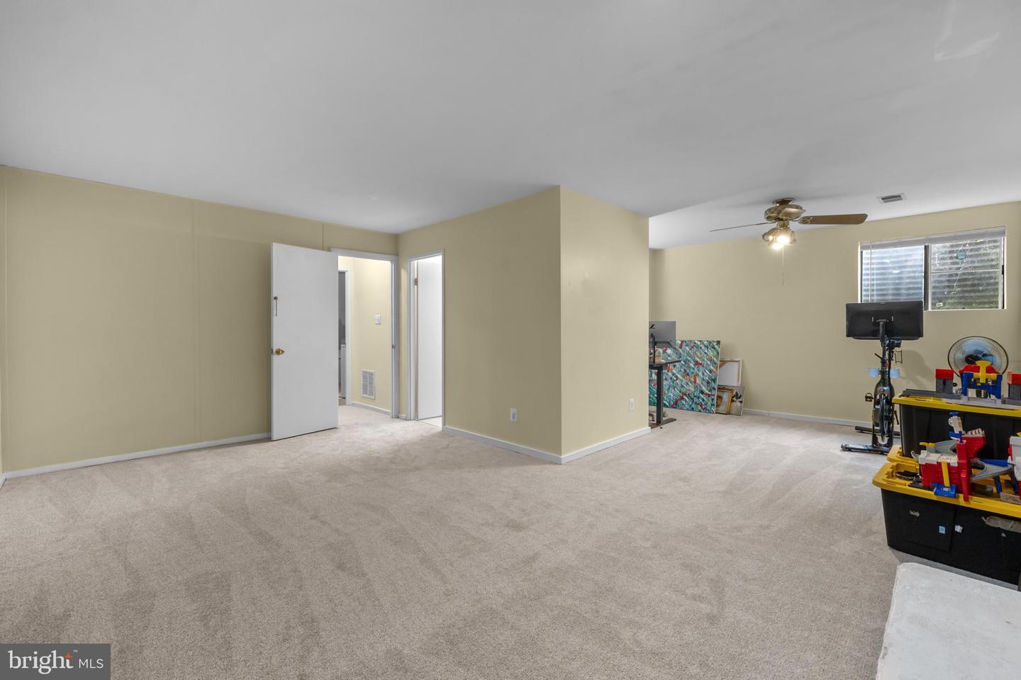 9068 BLARNEY STONE DR, SPRINGFIELD, Virginia 22152, 3 Bedrooms Bedrooms, ,3 BathroomsBathrooms,Residential,For sale,9068 BLARNEY STONE DR,VAFX2269298 MLS # VAFX2269298