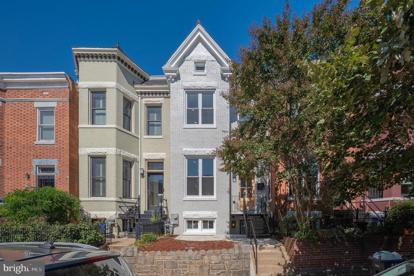 916 NE C ST NE, WASHINGTON, District Of Columbia 20002, 5 Bedrooms Bedrooms, 5 Rooms Rooms,3 BathroomsBathrooms,Residential,For sale,916 NE C ST NE,DCDC2224212 MLS # DCDC2224212