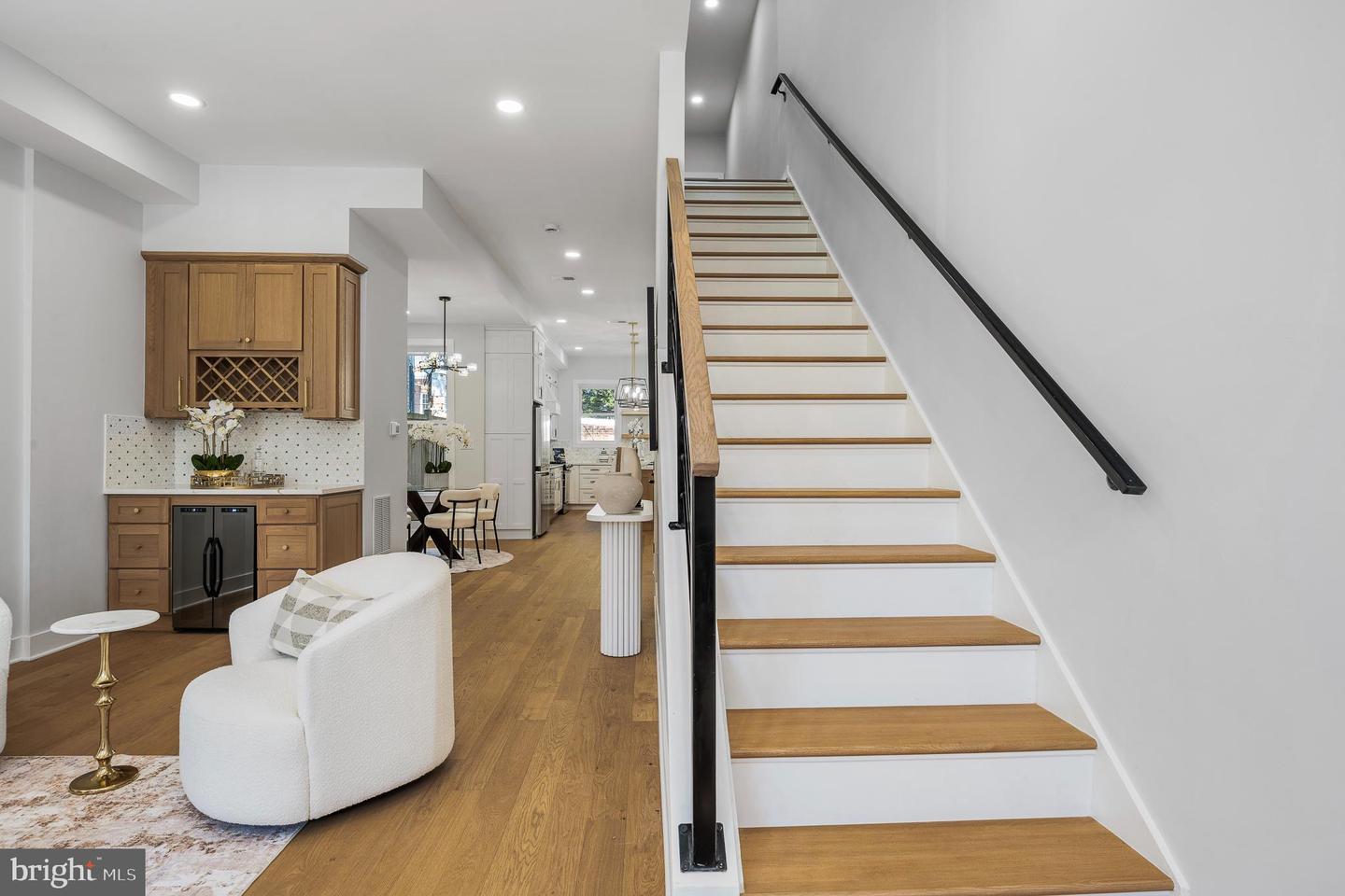 916 NE C ST NE, WASHINGTON, District Of Columbia 20002, 5 Bedrooms Bedrooms, 5 Rooms Rooms,3 BathroomsBathrooms,Residential,For sale,916 NE C ST NE,DCDC2224212 MLS # DCDC2224212