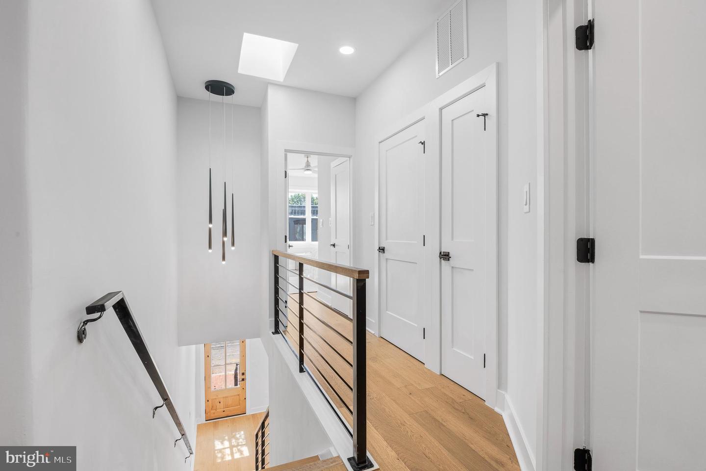 916 NE C ST NE, WASHINGTON, District Of Columbia 20002, 5 Bedrooms Bedrooms, 5 Rooms Rooms,3 BathroomsBathrooms,Residential,For sale,916 NE C ST NE,DCDC2224212 MLS # DCDC2224212