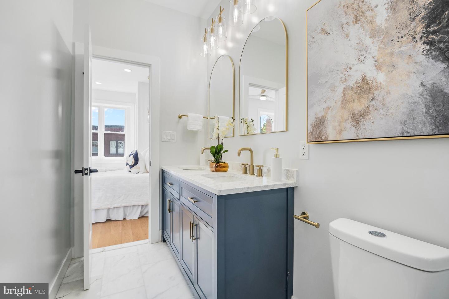 916 NE C ST NE, WASHINGTON, District Of Columbia 20002, 5 Bedrooms Bedrooms, 5 Rooms Rooms,3 BathroomsBathrooms,Residential,For sale,916 NE C ST NE,DCDC2224212 MLS # DCDC2224212