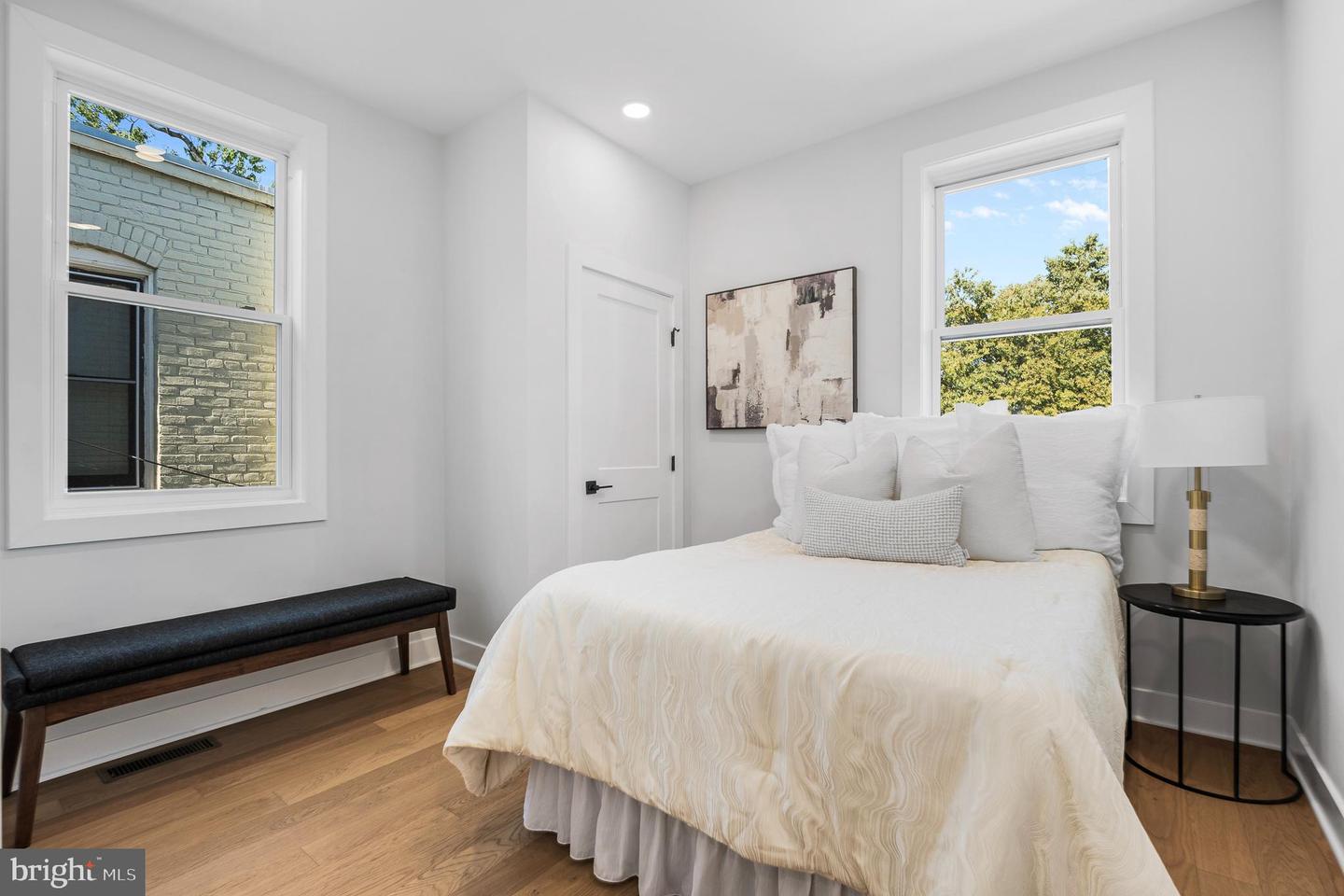 916 NE C ST NE, WASHINGTON, District Of Columbia 20002, 5 Bedrooms Bedrooms, 5 Rooms Rooms,3 BathroomsBathrooms,Residential,For sale,916 NE C ST NE,DCDC2224212 MLS # DCDC2224212
