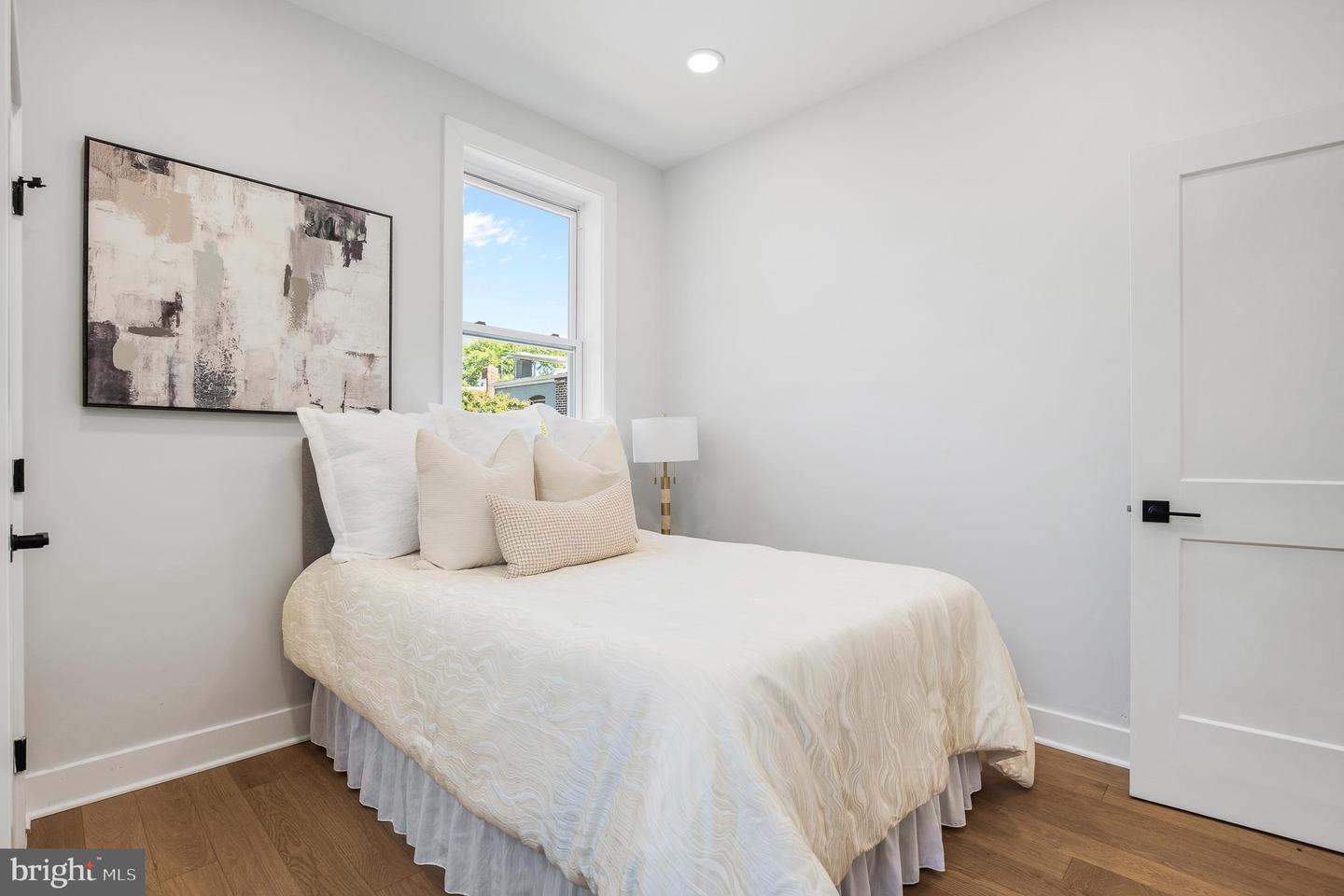 916 NE C ST NE, WASHINGTON, District Of Columbia 20002, 5 Bedrooms Bedrooms, 5 Rooms Rooms,3 BathroomsBathrooms,Residential,For sale,916 NE C ST NE,DCDC2224212 MLS # DCDC2224212