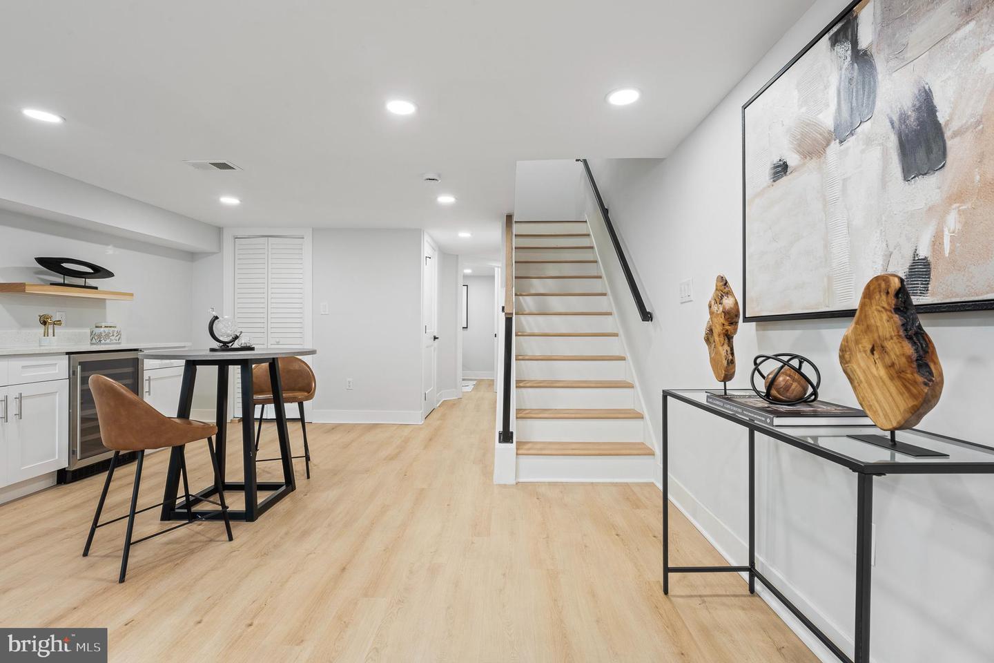 916 NE C ST NE, WASHINGTON, District Of Columbia 20002, 5 Bedrooms Bedrooms, 5 Rooms Rooms,3 BathroomsBathrooms,Residential,For sale,916 NE C ST NE,DCDC2224212 MLS # DCDC2224212