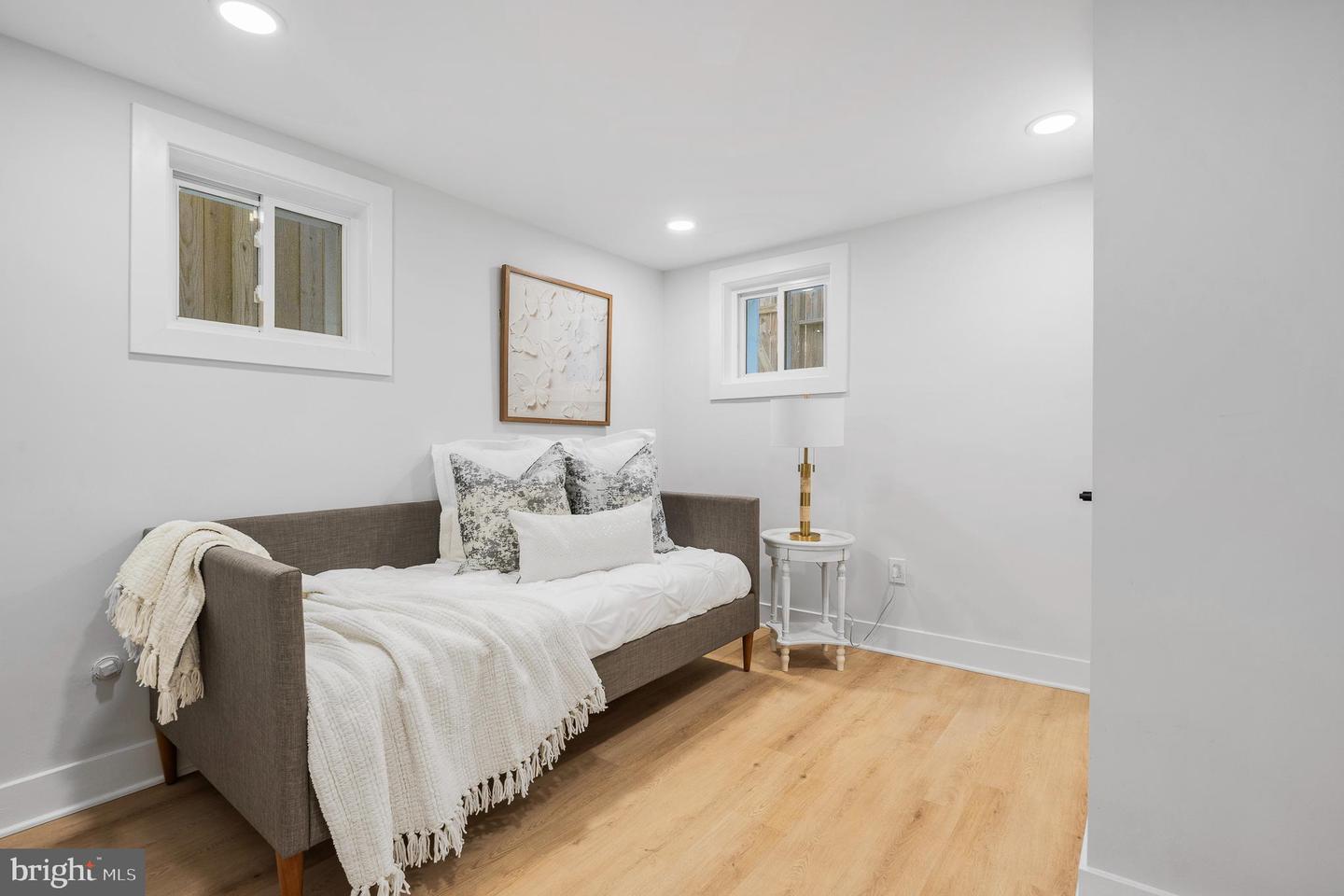 916 NE C ST NE, WASHINGTON, District Of Columbia 20002, 5 Bedrooms Bedrooms, 5 Rooms Rooms,3 BathroomsBathrooms,Residential,For sale,916 NE C ST NE,DCDC2224212 MLS # DCDC2224212