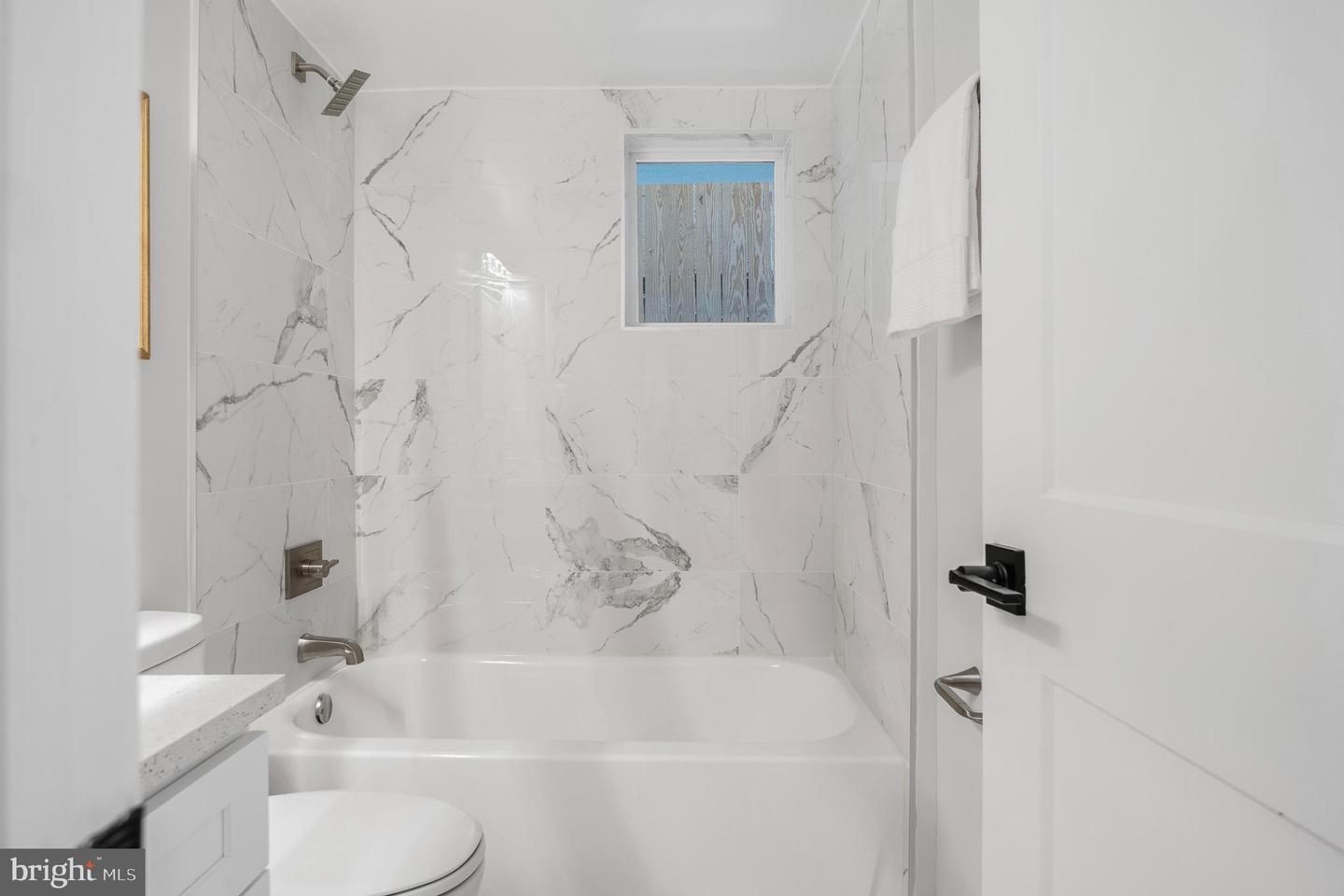 916 NE C ST NE, WASHINGTON, District Of Columbia 20002, 5 Bedrooms Bedrooms, 5 Rooms Rooms,3 BathroomsBathrooms,Residential,For sale,916 NE C ST NE,DCDC2224212 MLS # DCDC2224212