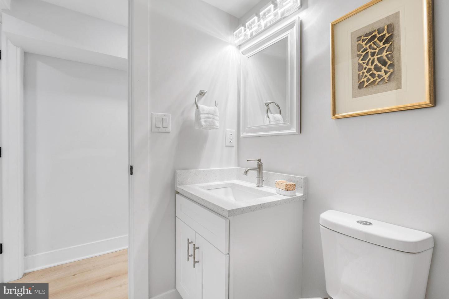 916 NE C ST NE, WASHINGTON, District Of Columbia 20002, 5 Bedrooms Bedrooms, 5 Rooms Rooms,3 BathroomsBathrooms,Residential,For sale,916 NE C ST NE,DCDC2224212 MLS # DCDC2224212
