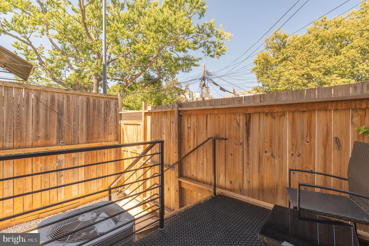 916 NE C ST NE, WASHINGTON, District Of Columbia 20002, 5 Bedrooms Bedrooms, 5 Rooms Rooms,3 BathroomsBathrooms,Residential,For sale,916 NE C ST NE,DCDC2224212 MLS # DCDC2224212
