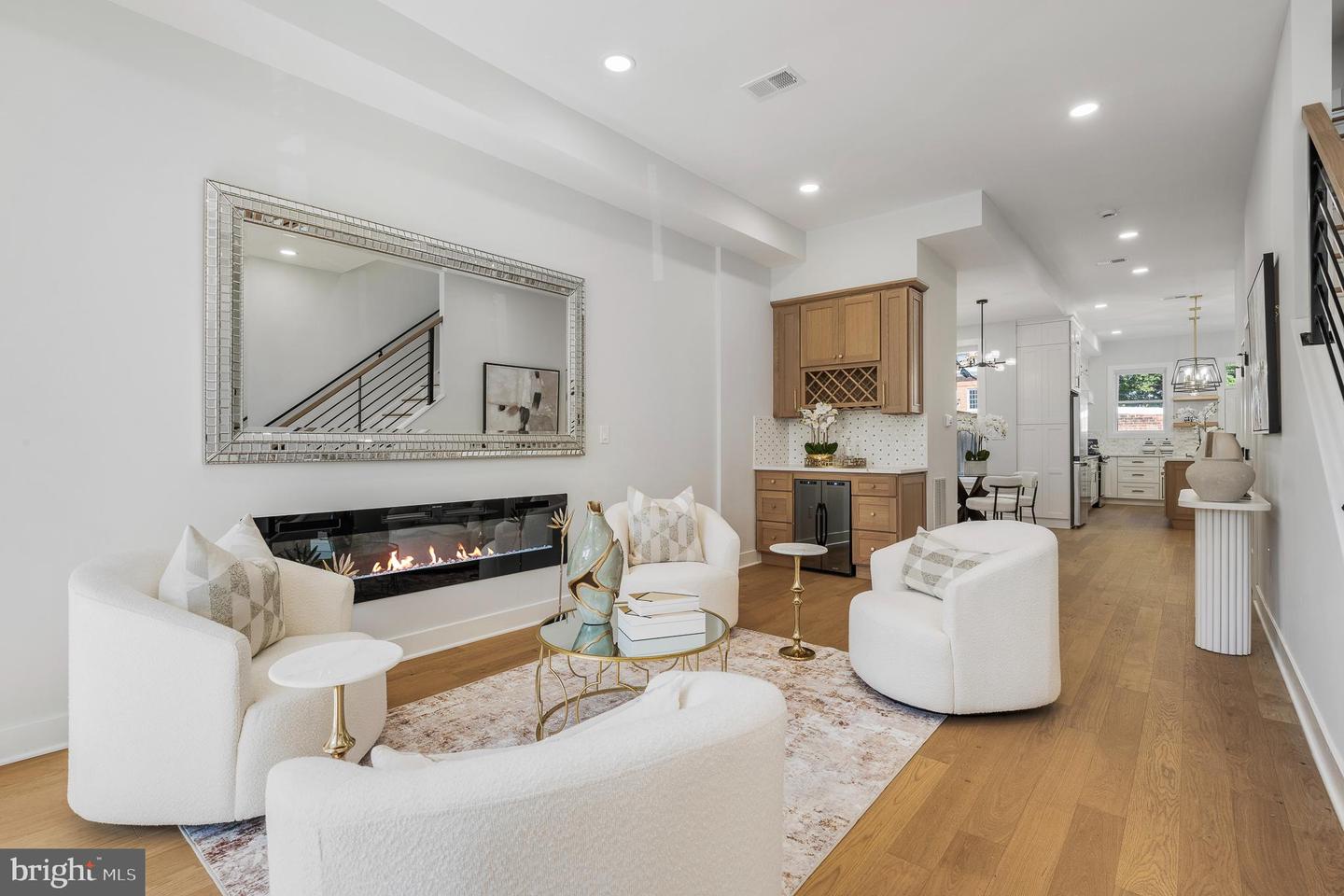 916 NE C ST NE, WASHINGTON, District Of Columbia 20002, 5 Bedrooms Bedrooms, 5 Rooms Rooms,3 BathroomsBathrooms,Residential,For sale,916 NE C ST NE,DCDC2224212 MLS # DCDC2224212