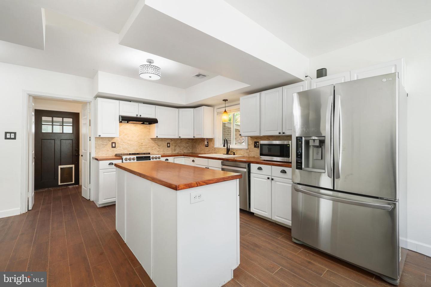 19558 LOUDOUN ORCHARD RD, LEESBURG, Virginia 20175, 3 Bedrooms Bedrooms, ,2 BathroomsBathrooms,Residential,For sale,19558 LOUDOUN ORCHARD RD,VALO2107672 MLS # VALO2107672