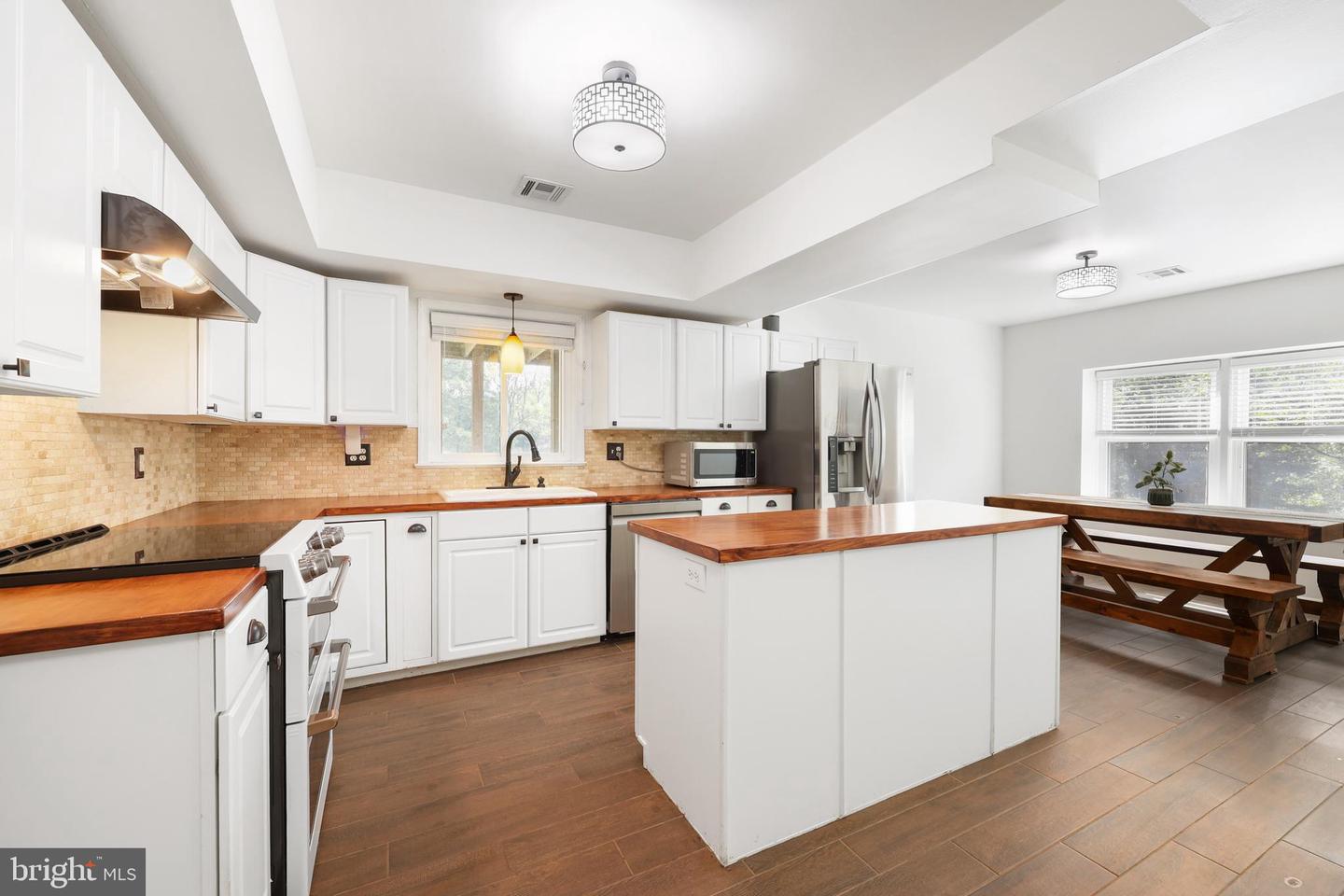19558 LOUDOUN ORCHARD RD, LEESBURG, Virginia 20175, 3 Bedrooms Bedrooms, ,2 BathroomsBathrooms,Residential,For sale,19558 LOUDOUN ORCHARD RD,VALO2107672 MLS # VALO2107672