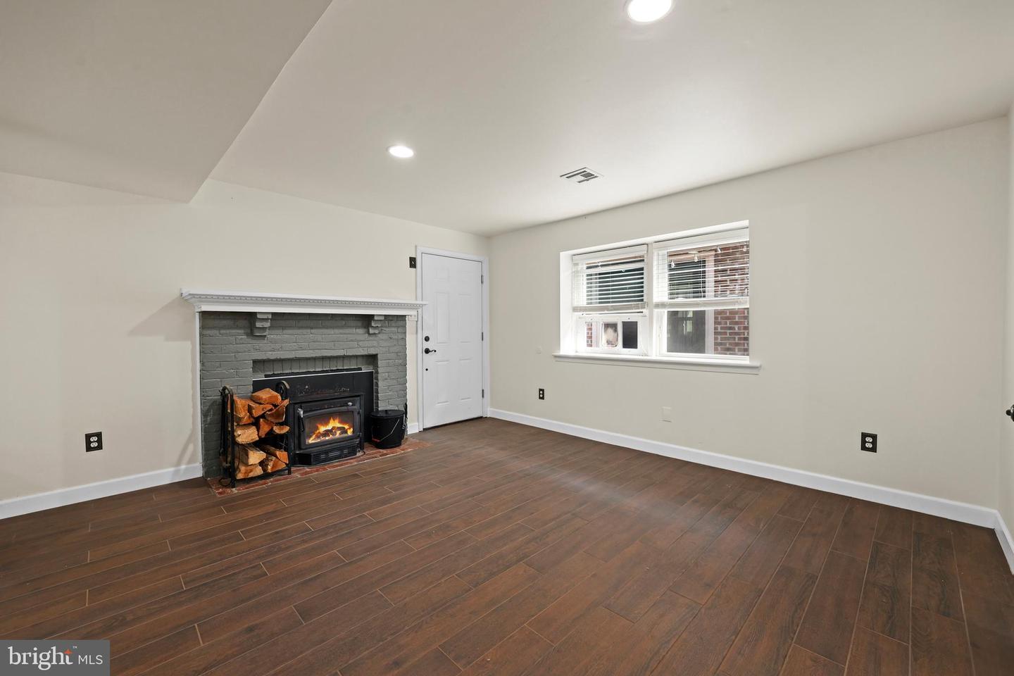 19558 LOUDOUN ORCHARD RD, LEESBURG, Virginia 20175, 3 Bedrooms Bedrooms, ,2 BathroomsBathrooms,Residential,For sale,19558 LOUDOUN ORCHARD RD,VALO2107672 MLS # VALO2107672