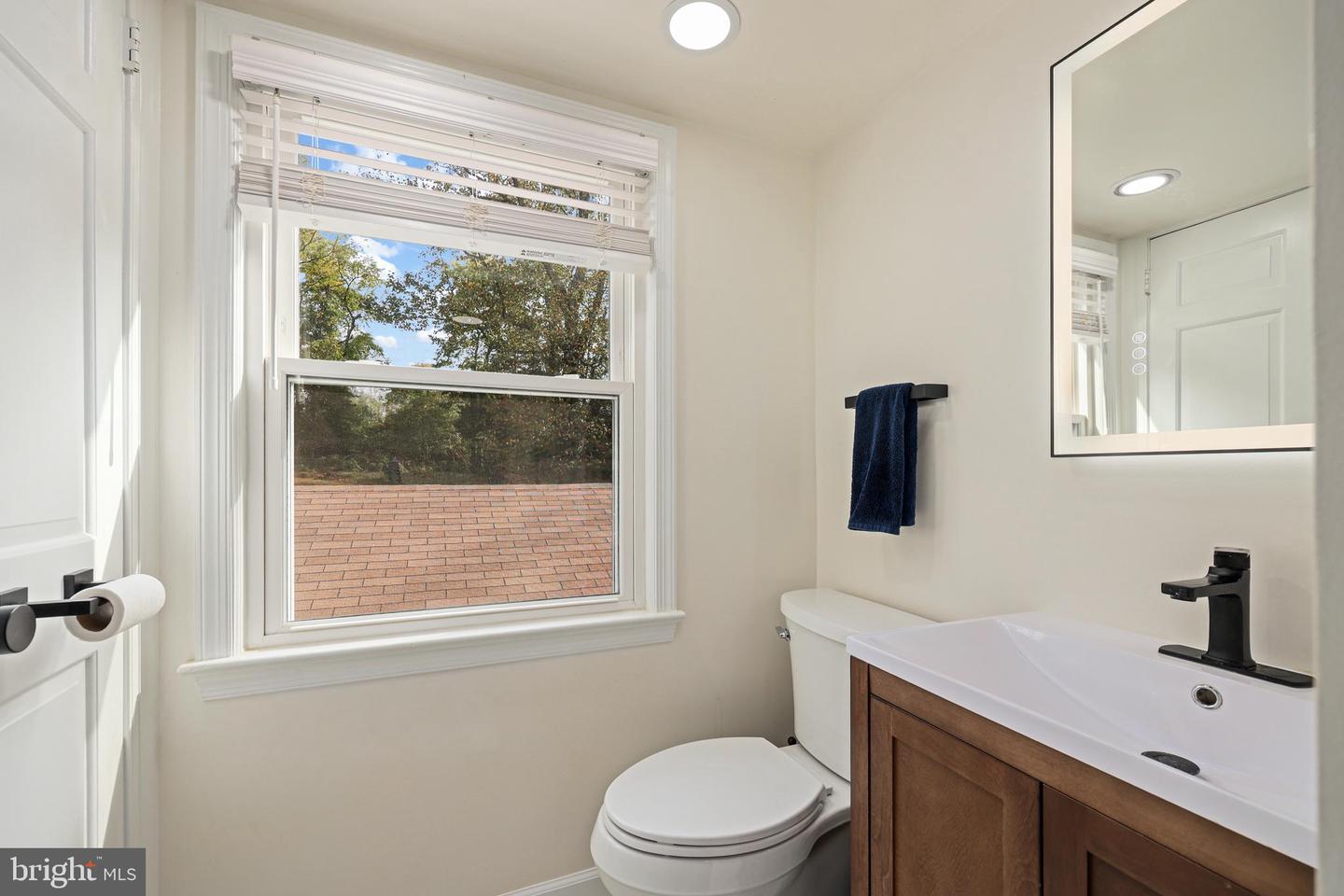 19558 LOUDOUN ORCHARD RD, LEESBURG, Virginia 20175, 3 Bedrooms Bedrooms, ,2 BathroomsBathrooms,Residential,For sale,19558 LOUDOUN ORCHARD RD,VALO2107672 MLS # VALO2107672