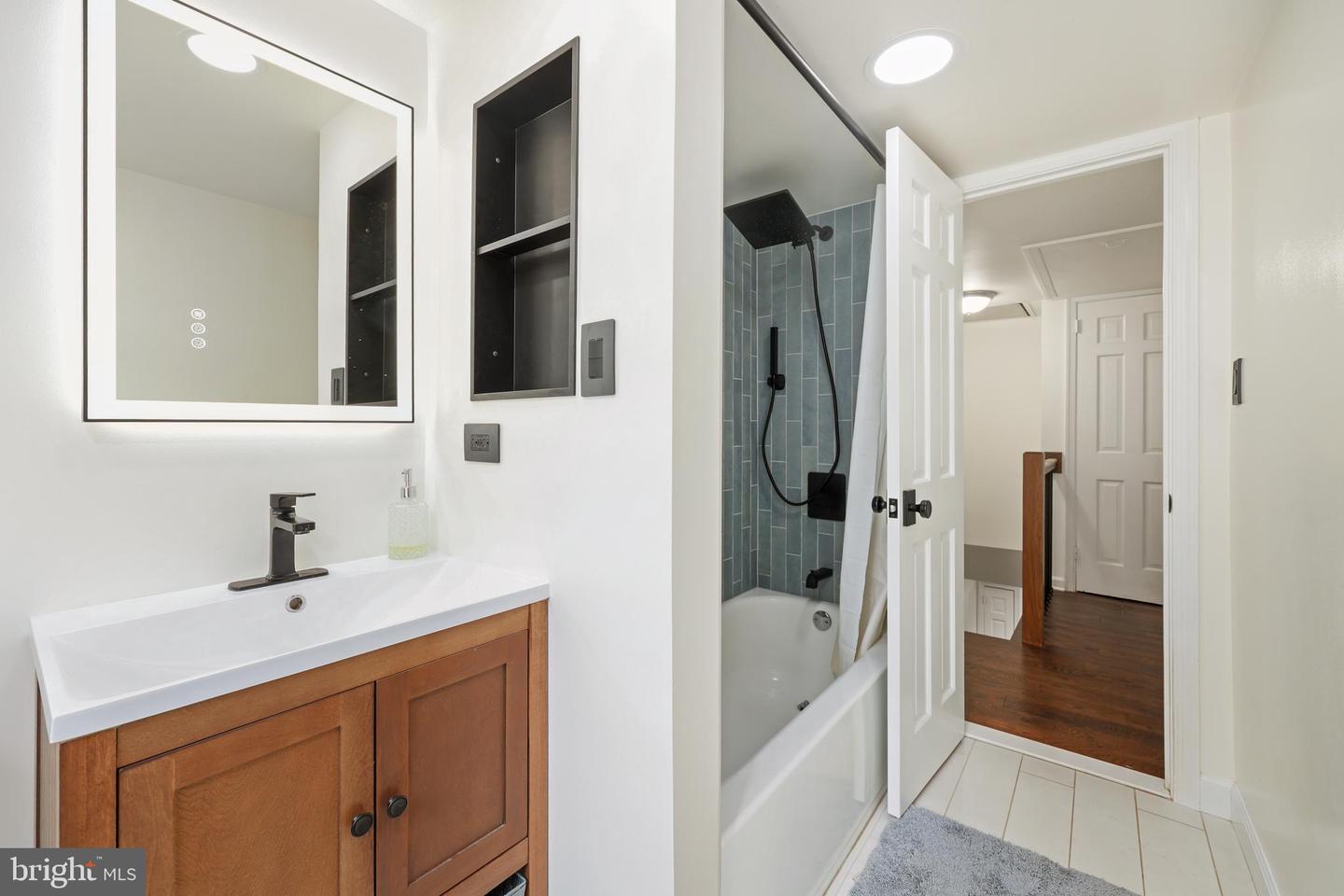 19558 LOUDOUN ORCHARD RD, LEESBURG, Virginia 20175, 3 Bedrooms Bedrooms, ,2 BathroomsBathrooms,Residential,For sale,19558 LOUDOUN ORCHARD RD,VALO2107672 MLS # VALO2107672
