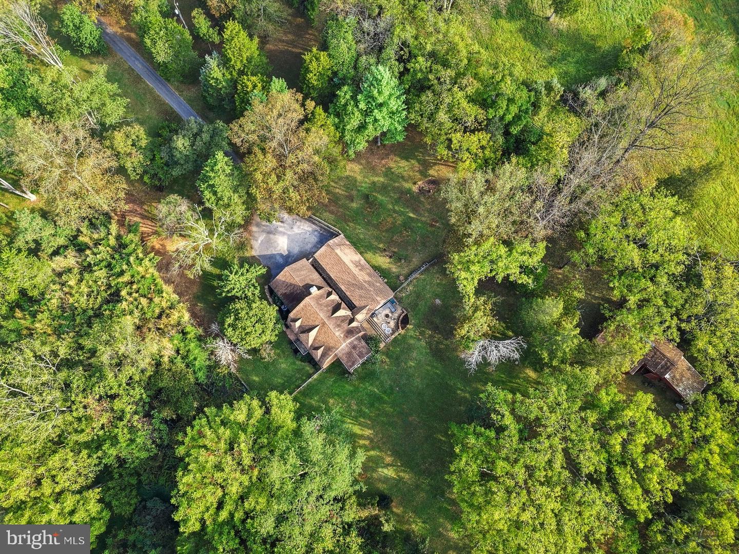 19558 LOUDOUN ORCHARD RD, LEESBURG, Virginia 20175, 3 Bedrooms Bedrooms, ,2 BathroomsBathrooms,Residential,For sale,19558 LOUDOUN ORCHARD RD,VALO2107672 MLS # VALO2107672