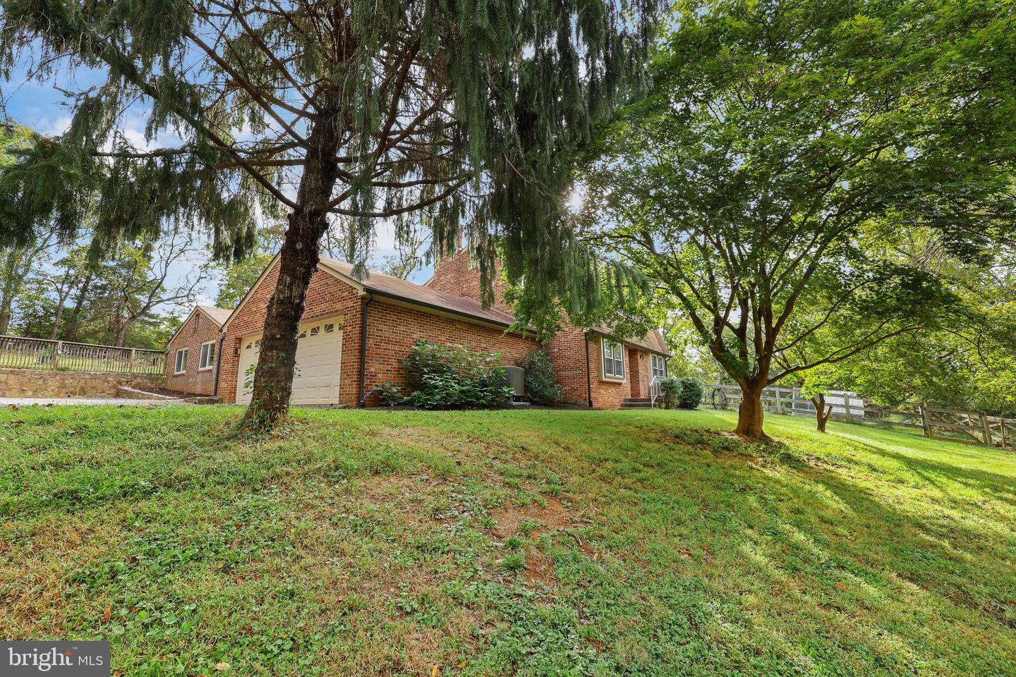 19558 LOUDOUN ORCHARD RD, LEESBURG, Virginia 20175, 3 Bedrooms Bedrooms, ,2 BathroomsBathrooms,Residential,For sale,19558 LOUDOUN ORCHARD RD,VALO2107672 MLS # VALO2107672