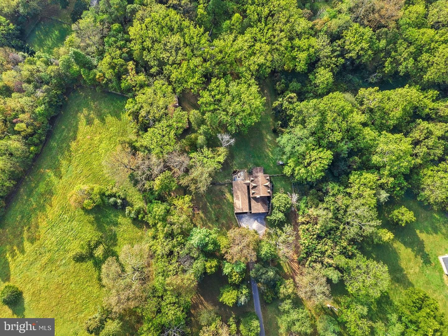 19558 LOUDOUN ORCHARD RD, LEESBURG, Virginia 20175, 3 Bedrooms Bedrooms, ,2 BathroomsBathrooms,Residential,For sale,19558 LOUDOUN ORCHARD RD,VALO2107672 MLS # VALO2107672