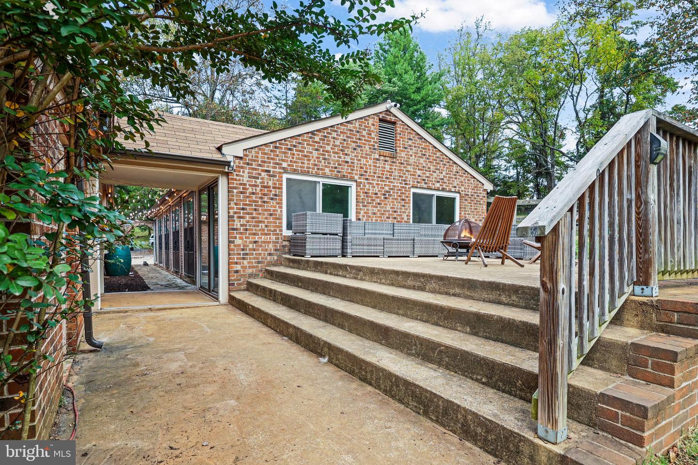 19558 LOUDOUN ORCHARD RD, LEESBURG, Virginia 20175, 3 Bedrooms Bedrooms, ,2 BathroomsBathrooms,Residential,For sale,19558 LOUDOUN ORCHARD RD,VALO2107672 MLS # VALO2107672