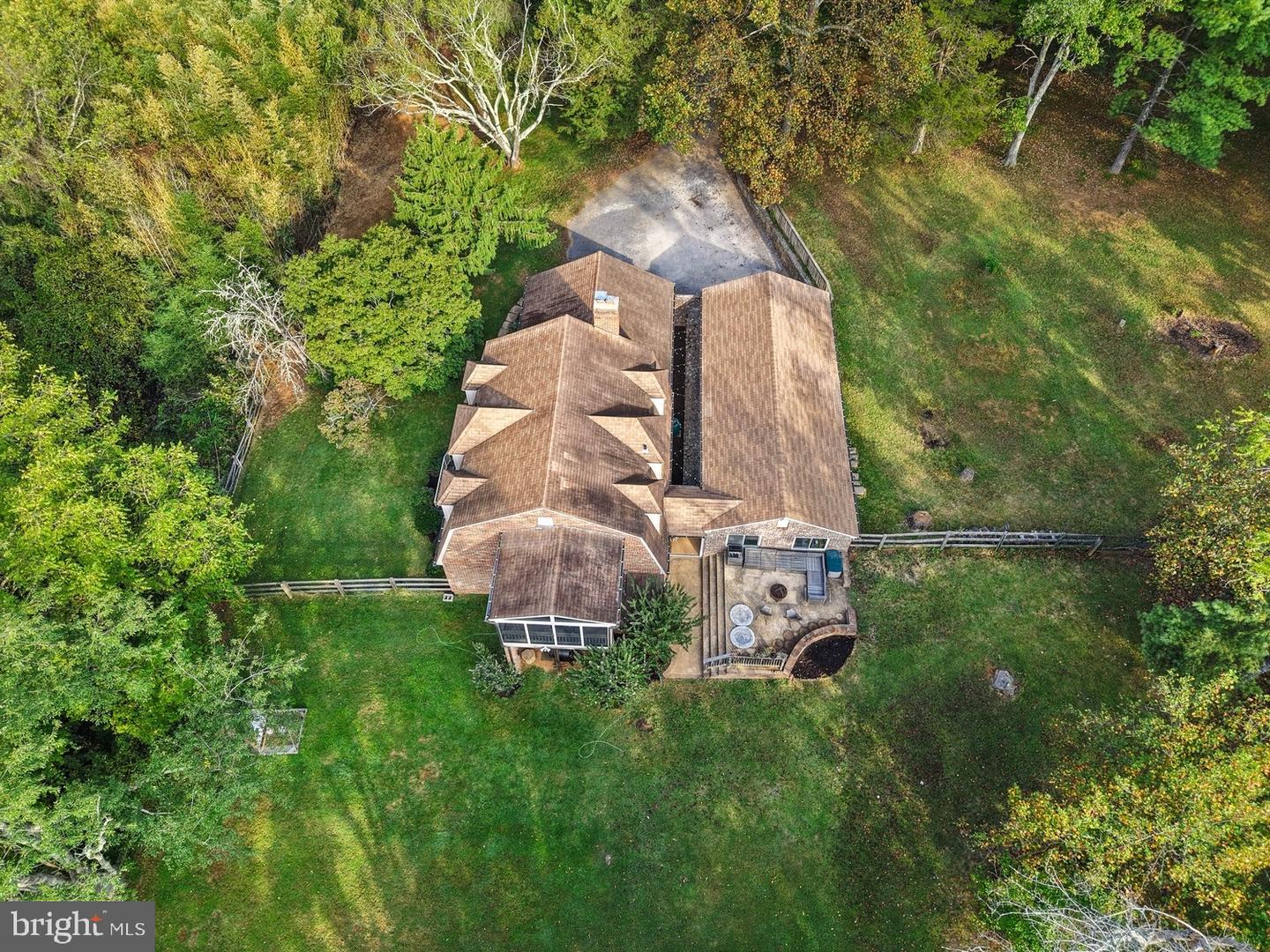 19558 LOUDOUN ORCHARD RD, LEESBURG, Virginia 20175, 3 Bedrooms Bedrooms, ,2 BathroomsBathrooms,Residential,For sale,19558 LOUDOUN ORCHARD RD,VALO2107672 MLS # VALO2107672
