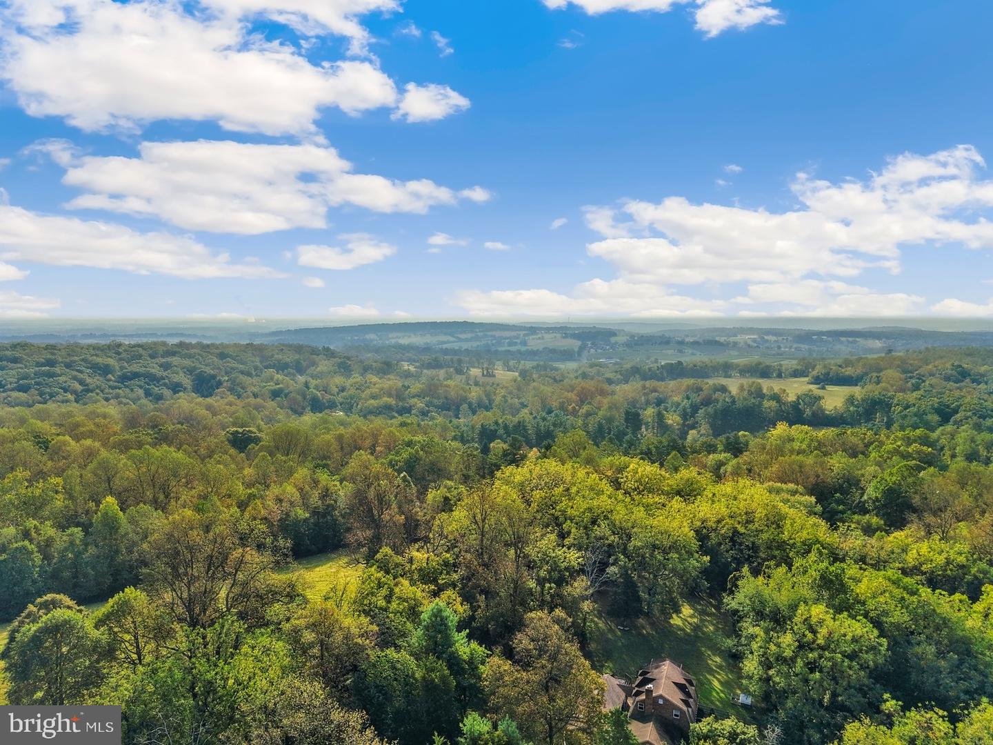 19558 LOUDOUN ORCHARD RD, LEESBURG, Virginia 20175, 3 Bedrooms Bedrooms, ,2 BathroomsBathrooms,Residential,For sale,19558 LOUDOUN ORCHARD RD,VALO2107672 MLS # VALO2107672