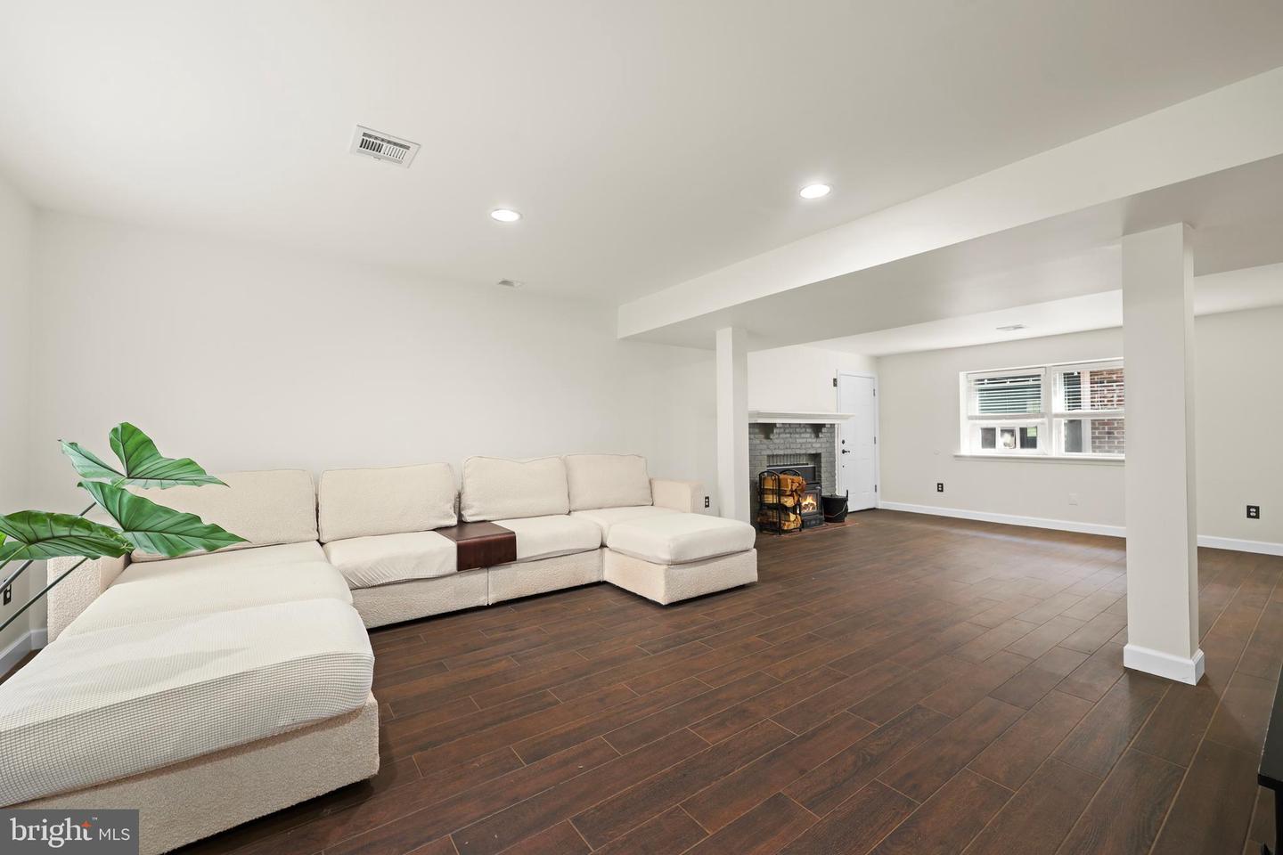 19558 LOUDOUN ORCHARD RD, LEESBURG, Virginia 20175, 3 Bedrooms Bedrooms, ,2 BathroomsBathrooms,Residential,For sale,19558 LOUDOUN ORCHARD RD,VALO2107672 MLS # VALO2107672