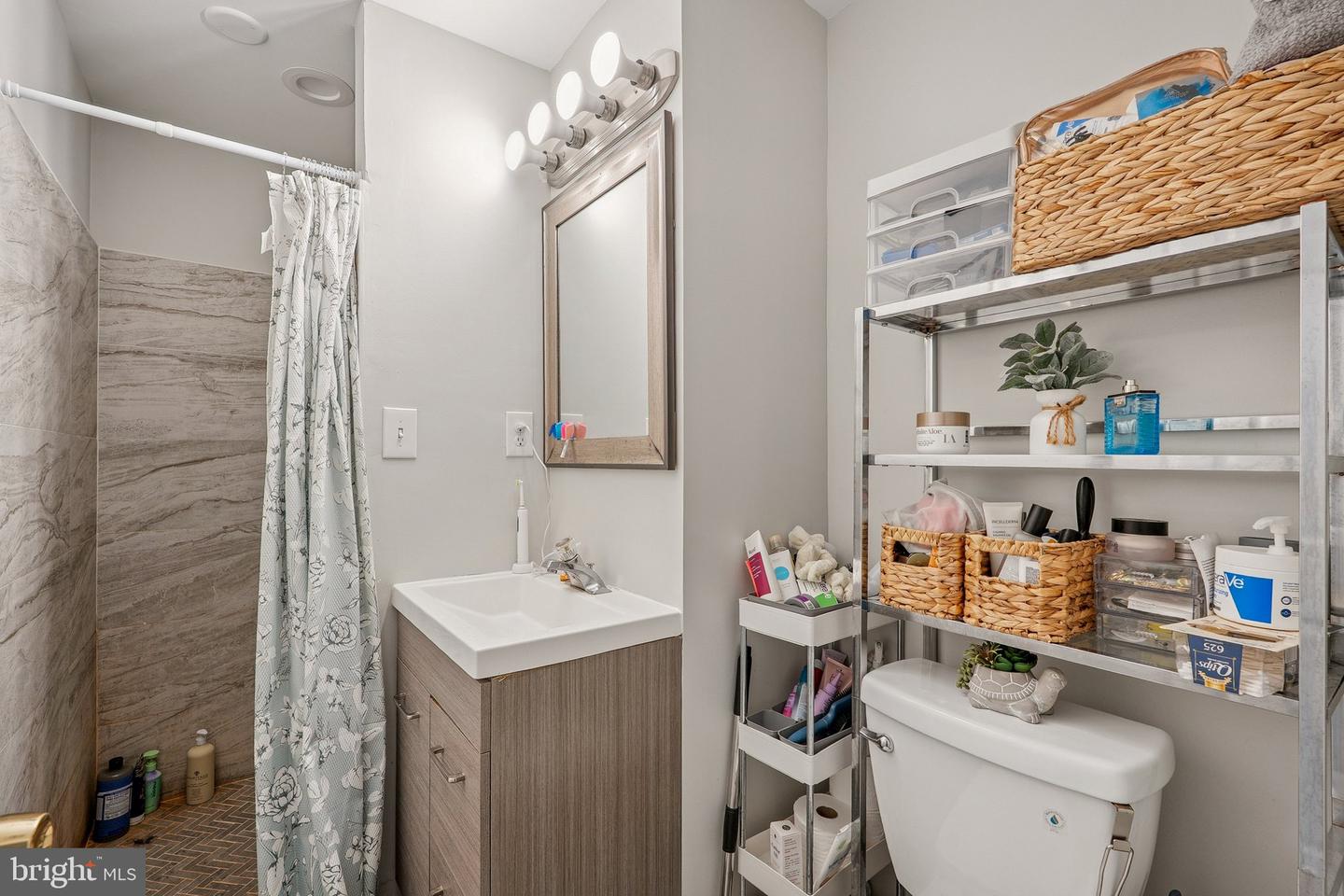 4024 NICHOLAS CT, FAIRFAX, Virginia 22033, 3 Bedrooms Bedrooms, ,3 BathroomsBathrooms,Residential,For sale,4024 NICHOLAS CT,VAFX2269424 MLS # VAFX2269424