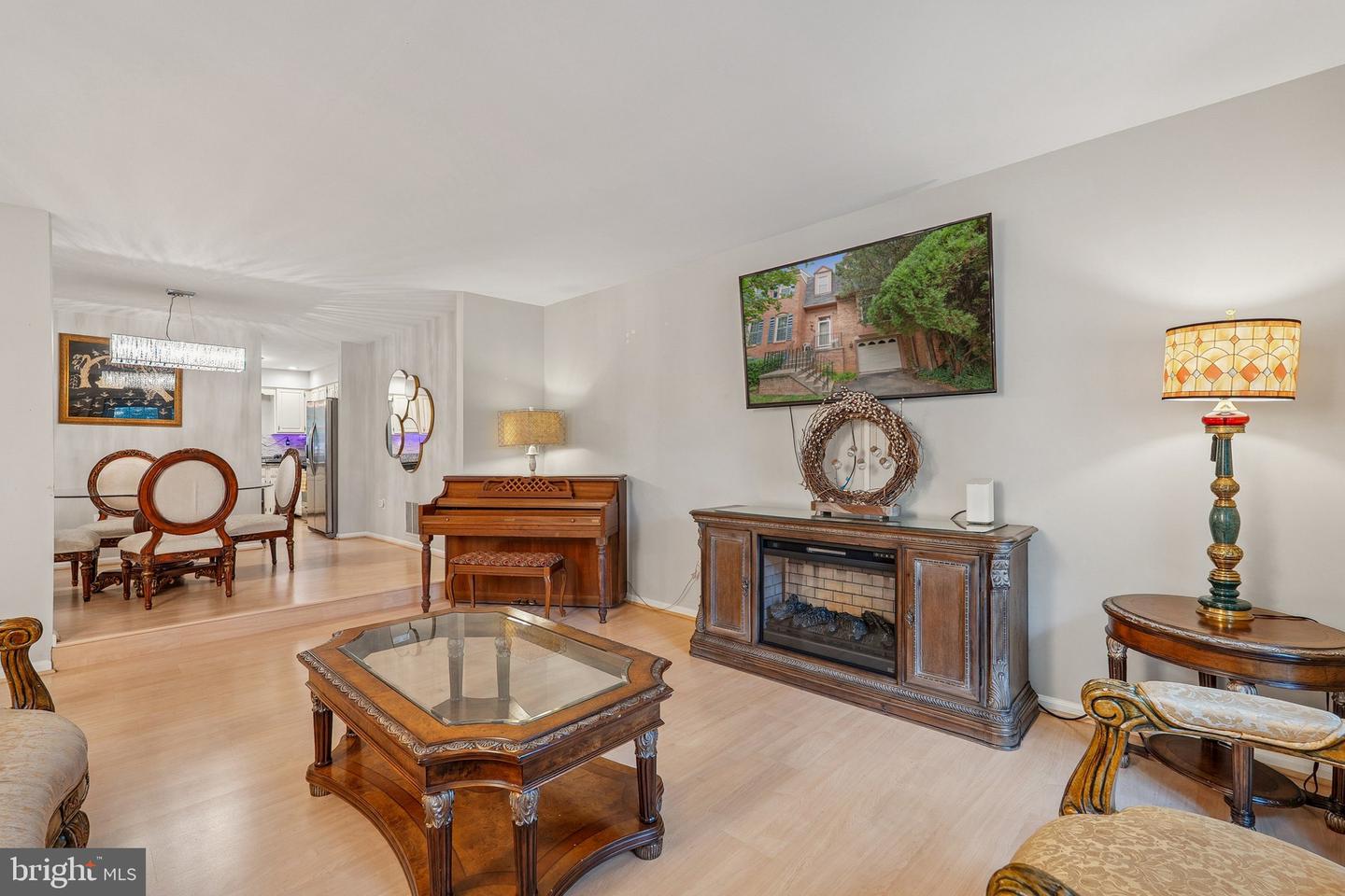 4024 NICHOLAS CT, FAIRFAX, Virginia 22033, 3 Bedrooms Bedrooms, ,3 BathroomsBathrooms,Residential,For sale,4024 NICHOLAS CT,VAFX2269424 MLS # VAFX2269424