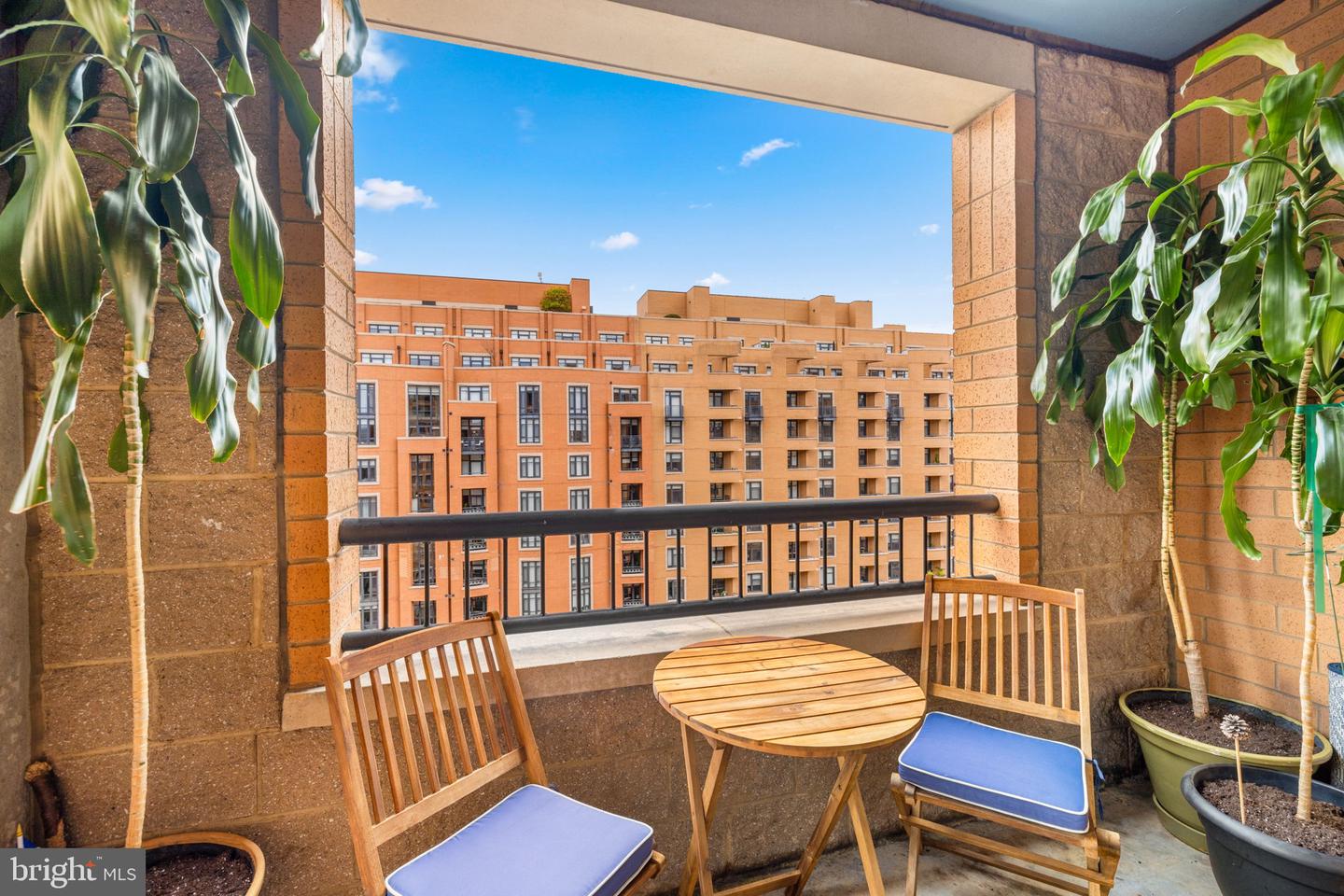 400 MASSACHUSETTS AVE NW #1011, WASHINGTON, District Of Columbia 20001, 2 Bedrooms Bedrooms, ,2 BathroomsBathrooms,Residential,For sale,400 MASSACHUSETTS AVE NW #1011,DCDC2224386 MLS # DCDC2224386