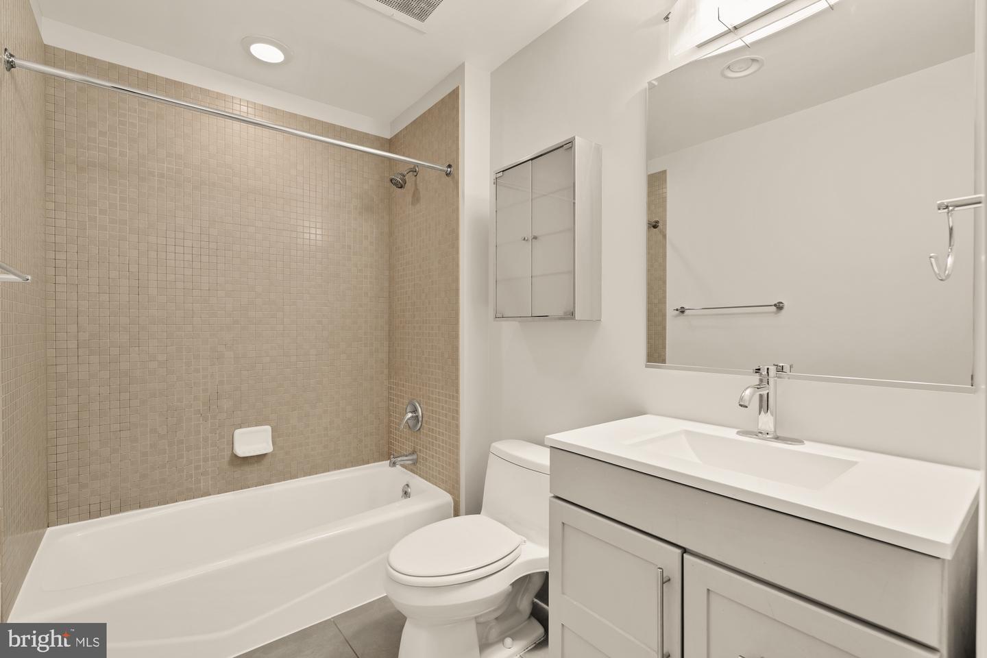 2125 14TH ST NW #321, WASHINGTON, District Of Columbia 20009, ,1 BathroomBathrooms,Residential,For sale,2125 14TH ST NW #321,DCDC2224292 MLS # DCDC2224292