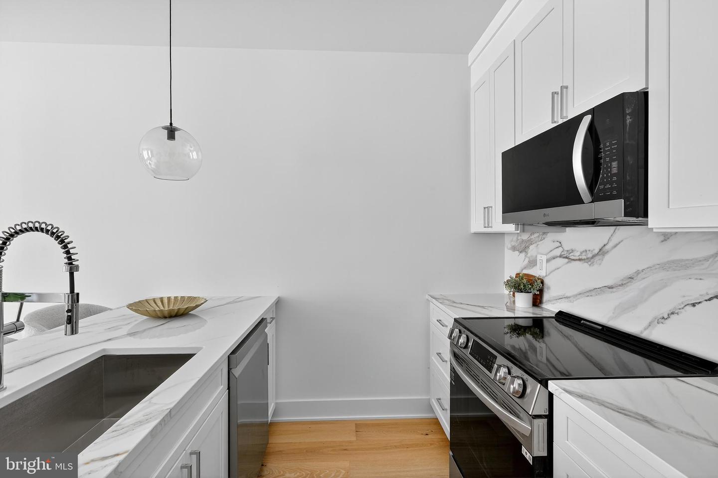 828 21ST ST NE #1, WASHINGTON, District Of Columbia 20002, 1 Bedroom Bedrooms, ,1 BathroomBathrooms,Residential,For sale,828 21ST ST NE #1,DCDC2224396 MLS # DCDC2224396