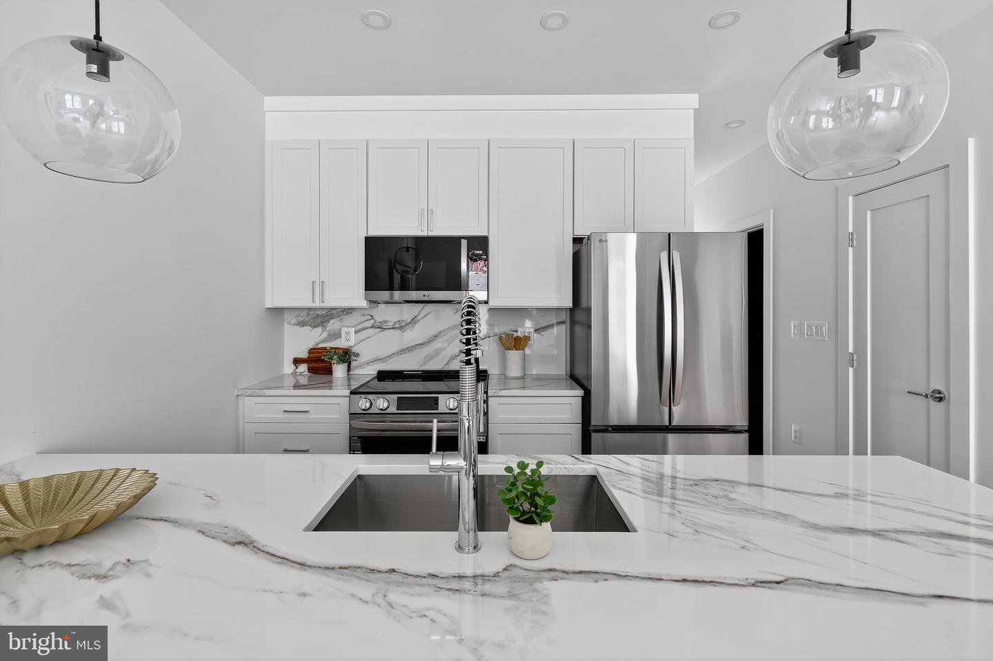 828 21ST ST NE #1, WASHINGTON, District Of Columbia 20002, 1 Bedroom Bedrooms, ,1 BathroomBathrooms,Residential,For sale,828 21ST ST NE #1,DCDC2224396 MLS # DCDC2224396