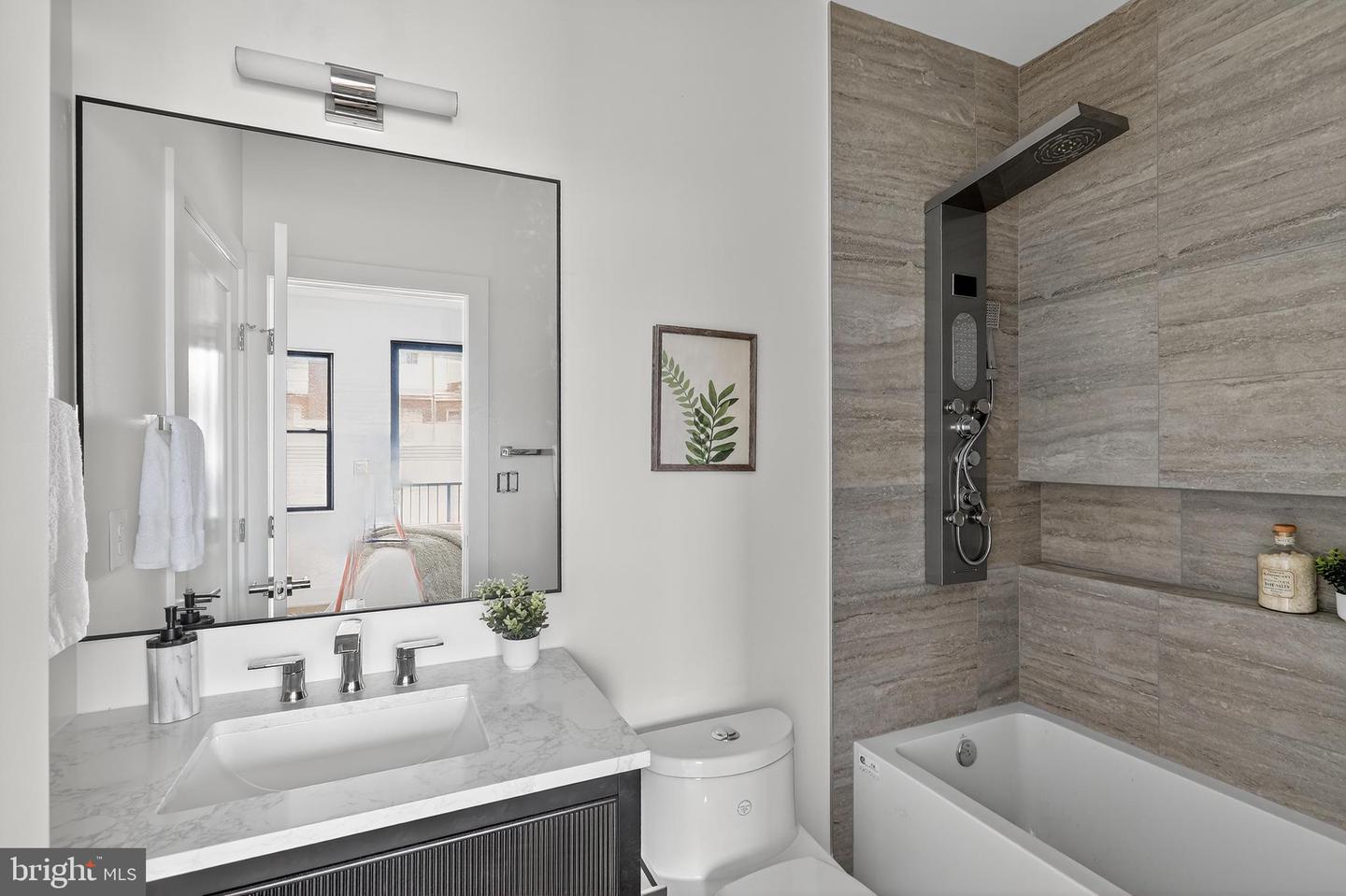 828 21ST ST NE #1, WASHINGTON, District Of Columbia 20002, 1 Bedroom Bedrooms, ,1 BathroomBathrooms,Residential,For sale,828 21ST ST NE #1,DCDC2224396 MLS # DCDC2224396