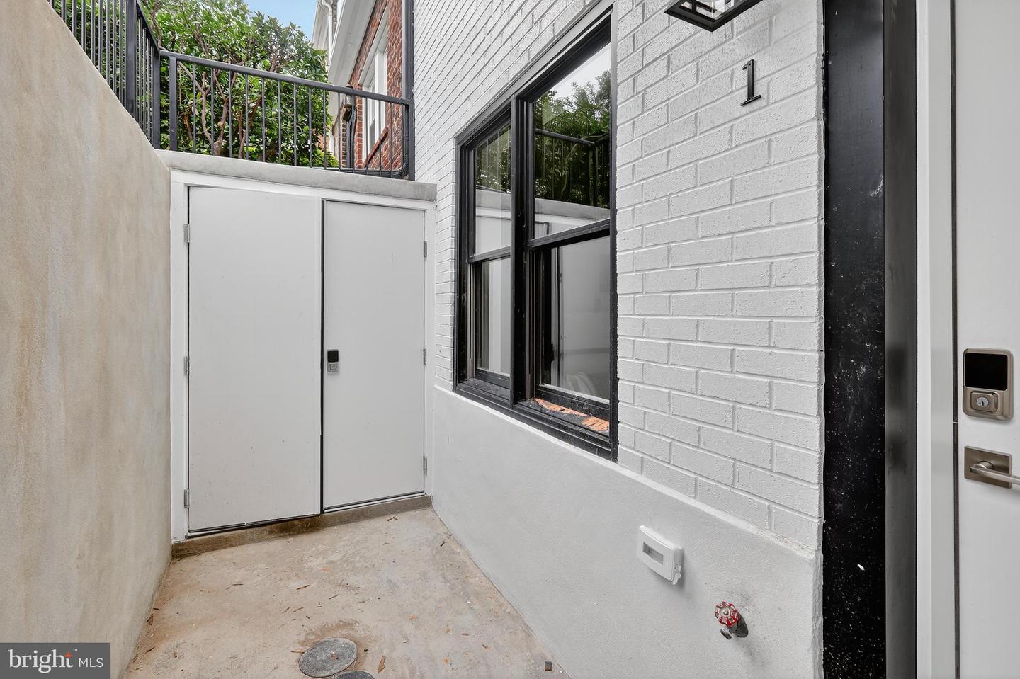828 21ST ST NE #1, WASHINGTON, District Of Columbia 20002, 1 Bedroom Bedrooms, ,1 BathroomBathrooms,Residential,For sale,828 21ST ST NE #1,DCDC2224396 MLS # DCDC2224396