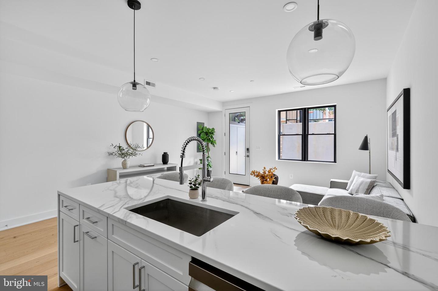 828 21ST ST NE #1, WASHINGTON, District Of Columbia 20002, 1 Bedroom Bedrooms, ,1 BathroomBathrooms,Residential,For sale,828 21ST ST NE #1,DCDC2224396 MLS # DCDC2224396