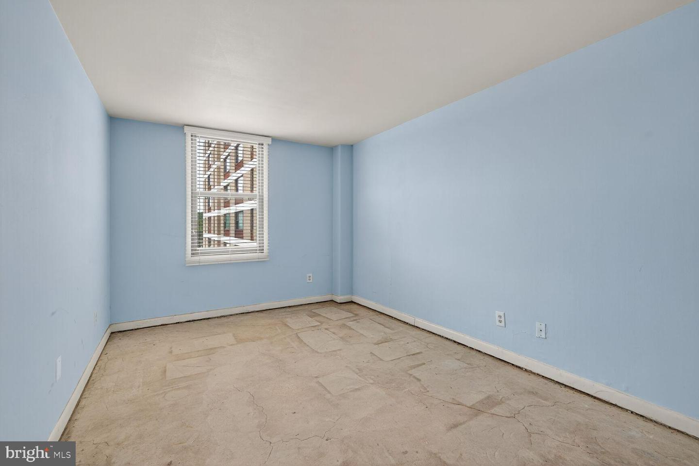 4600 DUKE ST #1121, ALEXANDRIA, Virginia 22304, 2 Bedrooms Bedrooms, ,1 BathroomBathrooms,Residential,For sale,4600 DUKE ST #1121,VAAX2050246 MLS # VAAX2050246