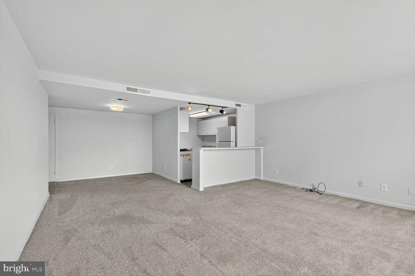 4600 DUKE ST #1121, ALEXANDRIA, Virginia 22304, 2 Bedrooms Bedrooms, ,1 BathroomBathrooms,Residential,For sale,4600 DUKE ST #1121,VAAX2050246 MLS # VAAX2050246