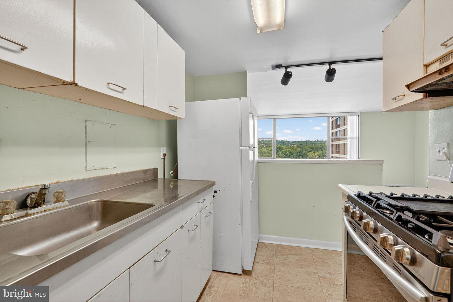 4600 DUKE ST #1121, ALEXANDRIA, Virginia 22304, 2 Bedrooms Bedrooms, ,1 BathroomBathrooms,Residential,For sale,4600 DUKE ST #1121,VAAX2050246 MLS # VAAX2050246