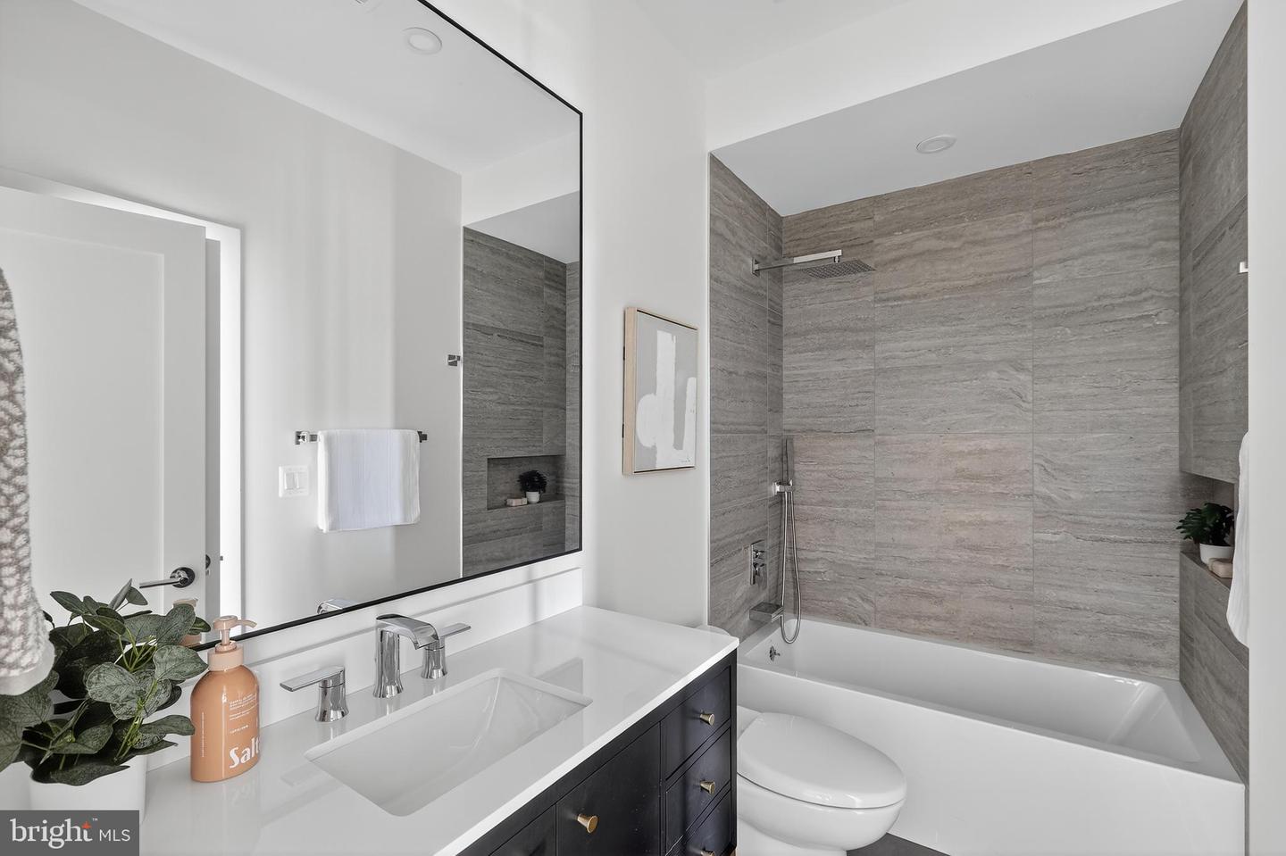 828 21ST ST NE #2, WASHINGTON, District Of Columbia 20002, 2 Bedrooms Bedrooms, ,2 BathroomsBathrooms,Residential,For sale,828 21ST ST NE #2,DCDC2224398 MLS # DCDC2224398 828 21ST ST NE #2, WASHINGTON, District Of Columbia 20002, 2 Bedrooms Bedrooms, ,2 BathroomsBathrooms,Residential,For sale,828 21ST ST NE #2,DCDC2224398 MLS # DCDC2224398