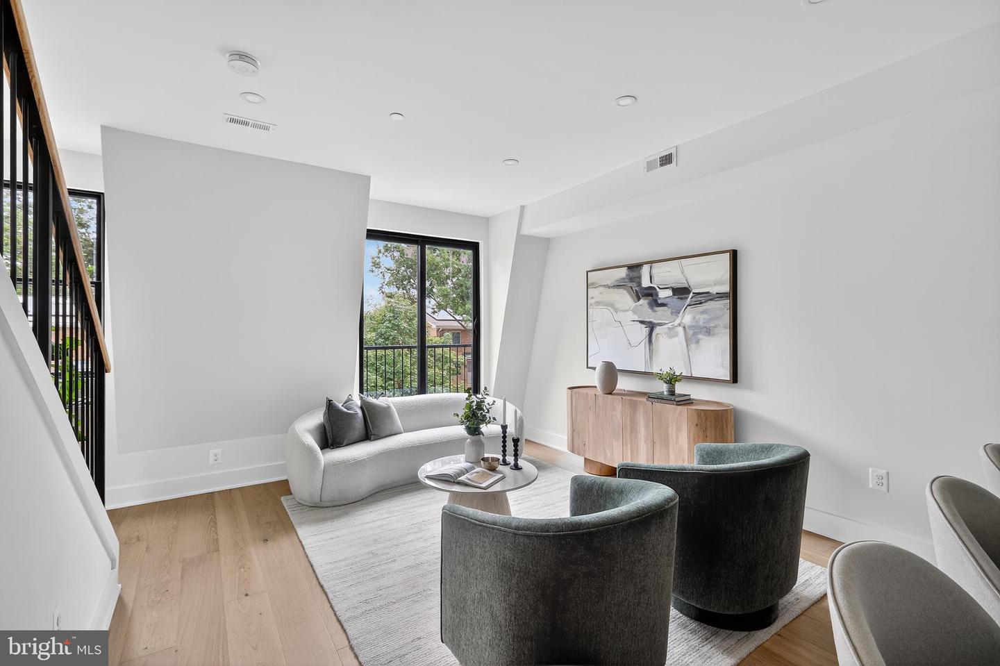 828 21ST ST NE #3, WASHINGTON, District Of Columbia 20002, 2 Bedrooms Bedrooms, ,2 BathroomsBathrooms,Residential,For sale,828 21ST ST NE #3,DCDC2224406 MLS # DCDC2224406