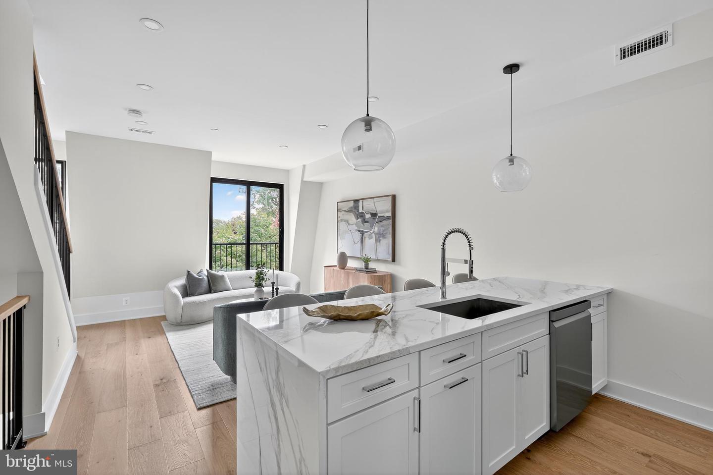 828 21ST ST NE #3, WASHINGTON, District Of Columbia 20002, 2 Bedrooms Bedrooms, ,2 BathroomsBathrooms,Residential,For sale,828 21ST ST NE #3,DCDC2224406 MLS # DCDC2224406